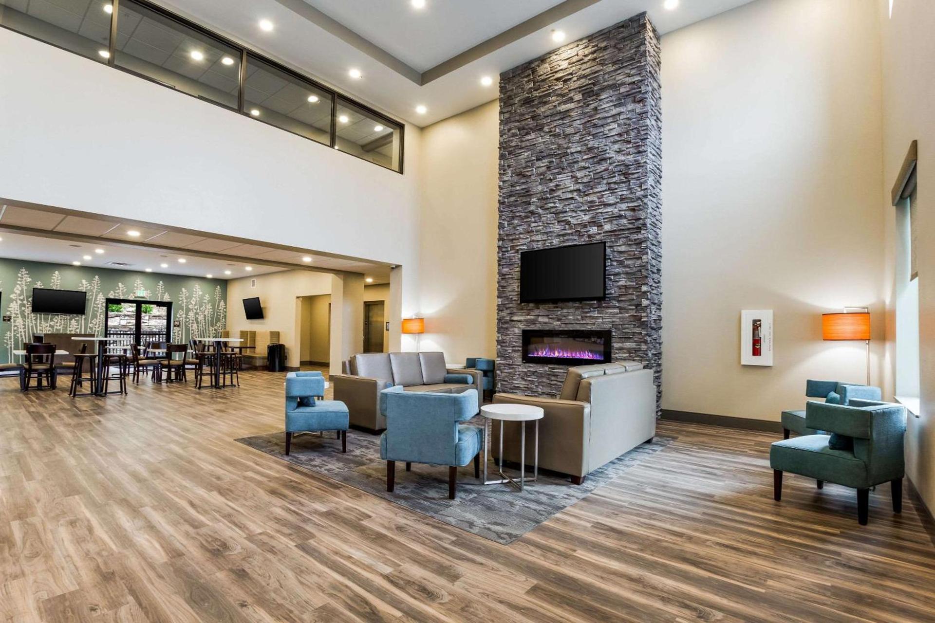 MainStay Suites Winfield-Teays Valley photo 3