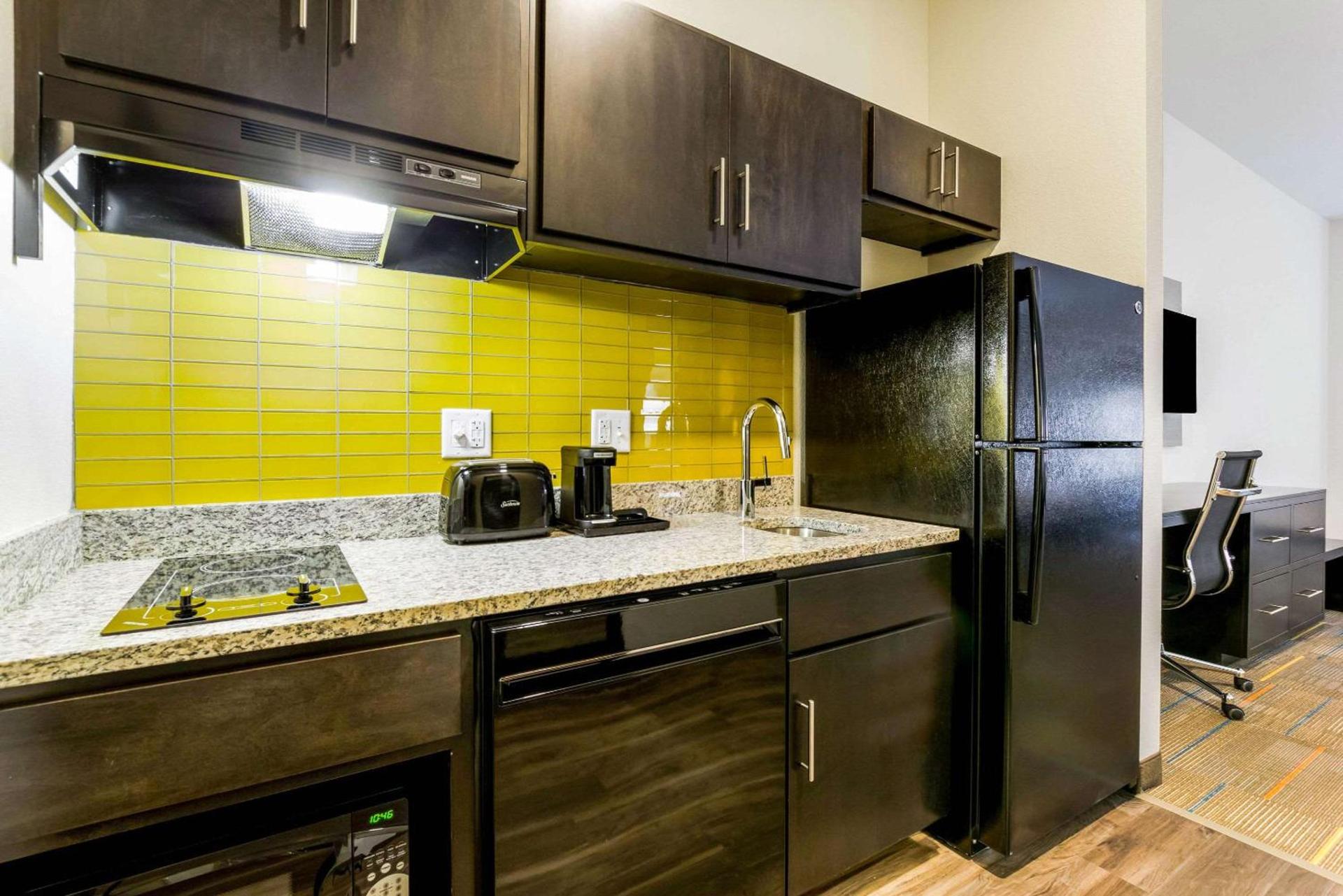 MainStay Suites Winfield-Teays Valley photo 18