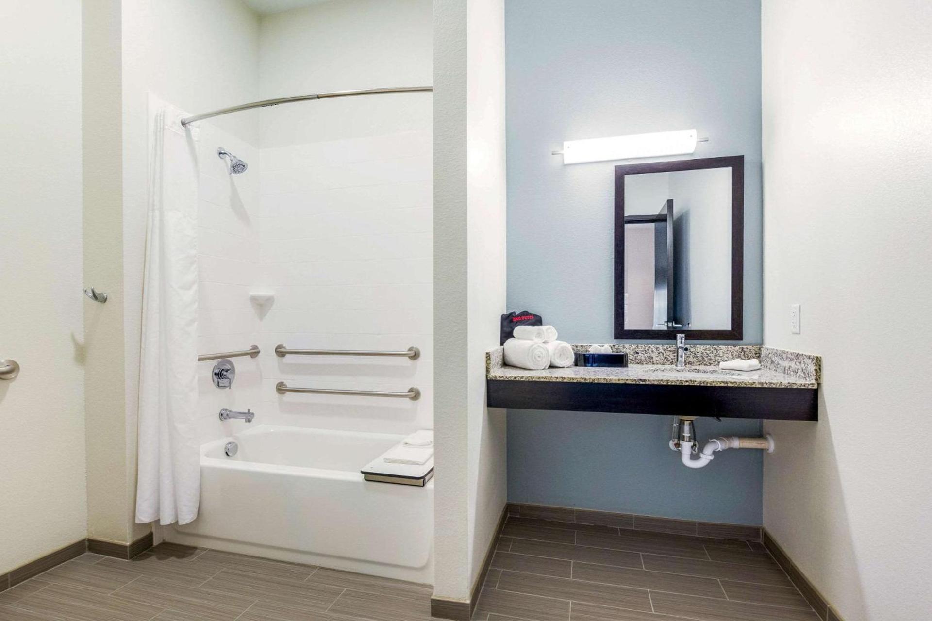 MainStay Suites Winfield-Teays Valley photo 19