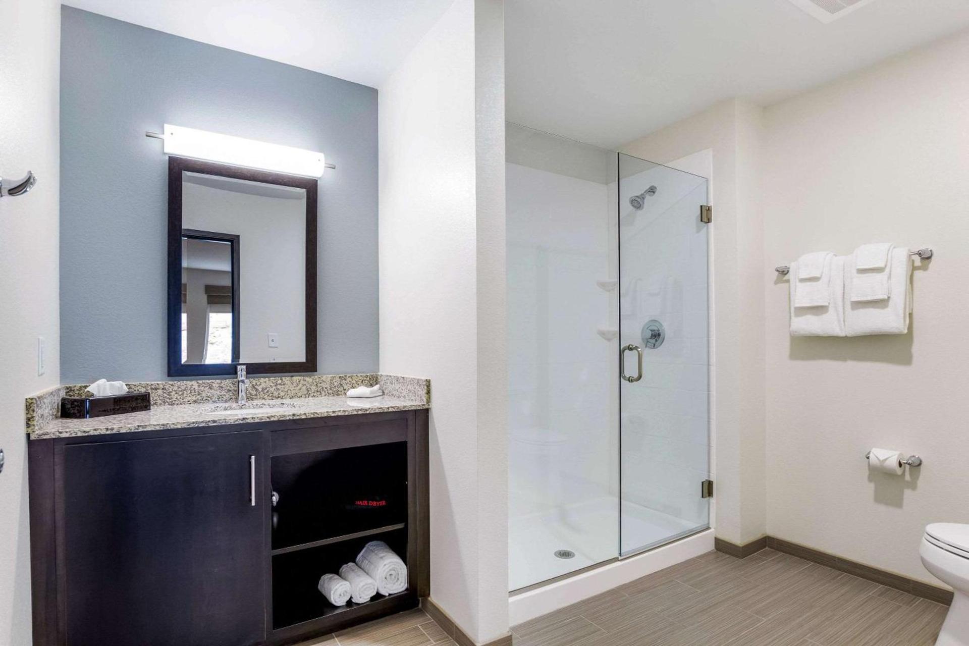MainStay Suites Winfield-Teays Valley photo 22
