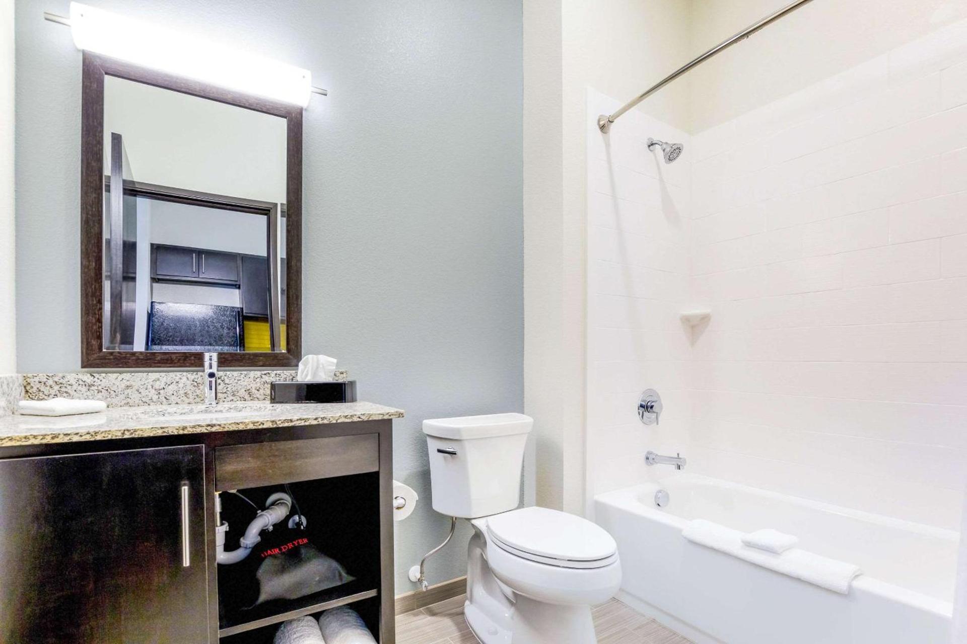 MainStay Suites Winfield-Teays Valley photo 26