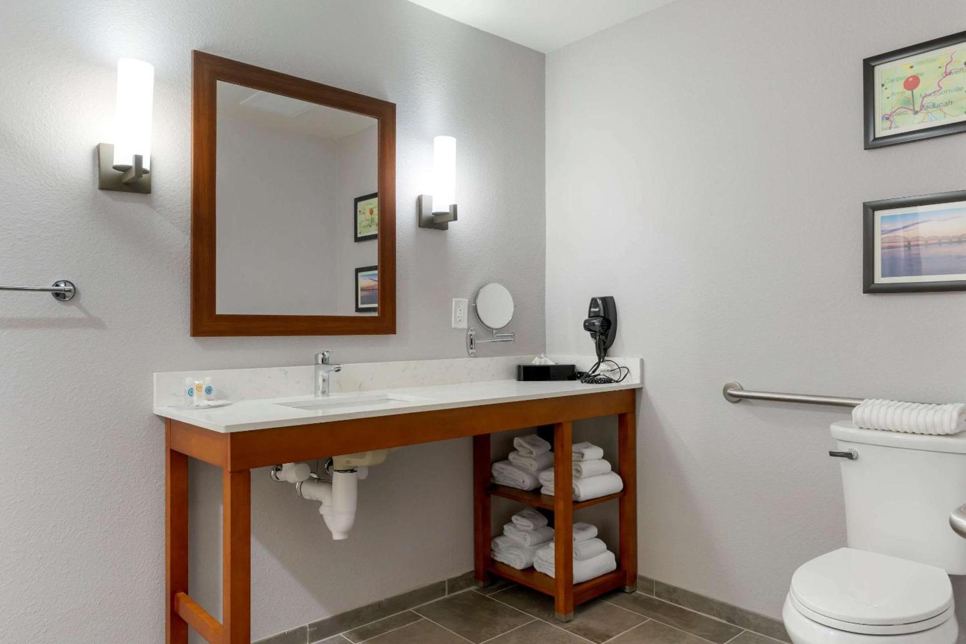 Comfort Suites Paducah Mall Area photo 11