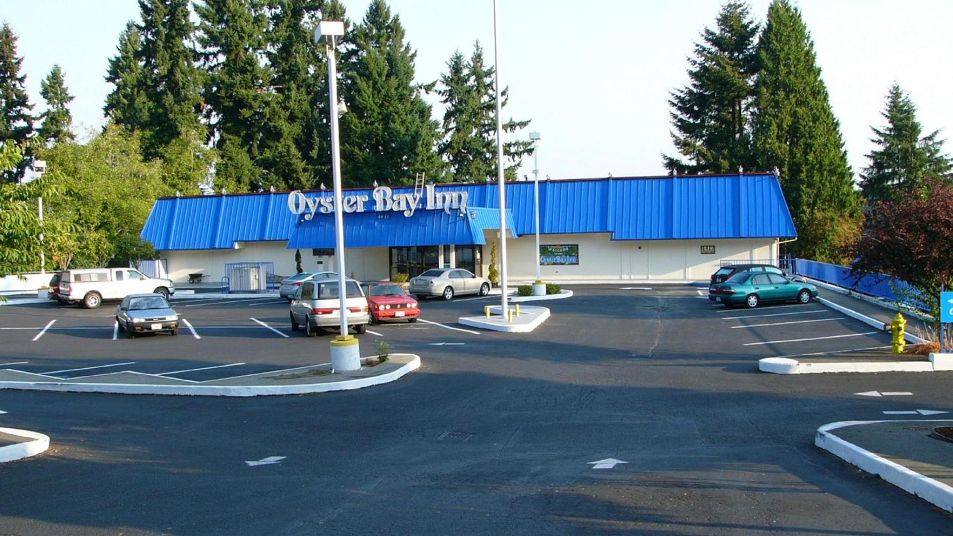 Oyster Bay Inn & Suites photo 18
