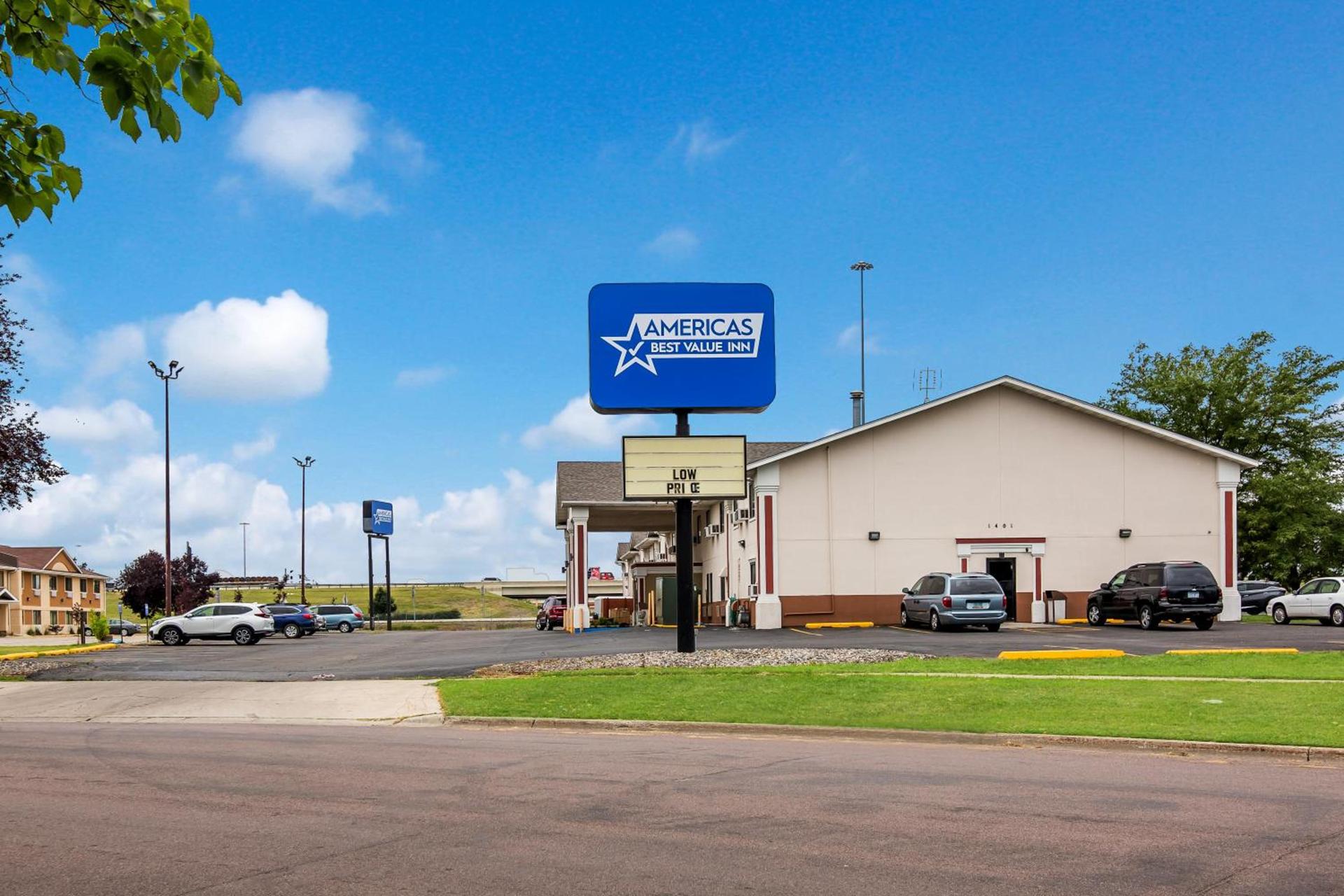 Americas Best Value Inn Fargo photo 11
