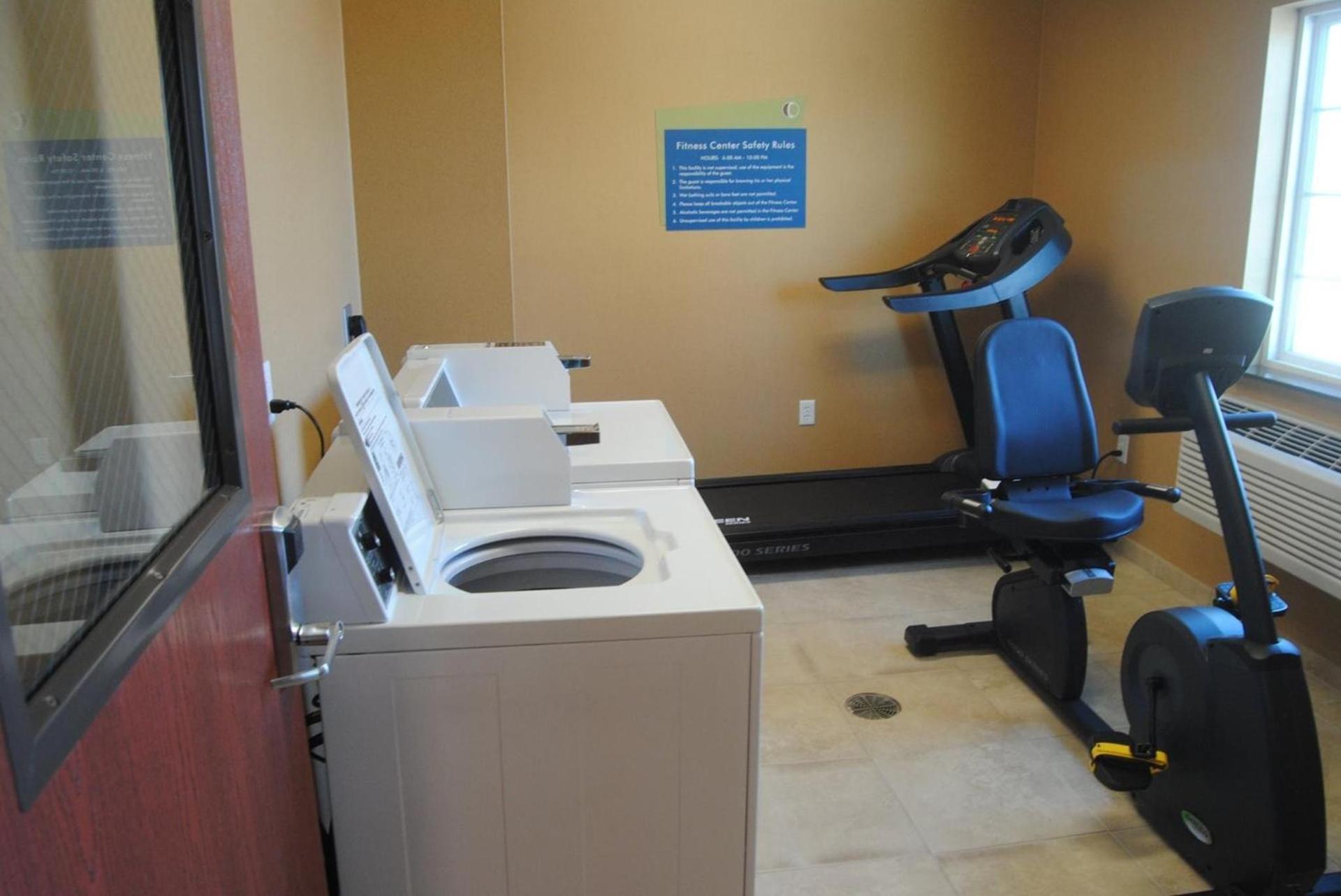 Cobblestone Inn & Suites Steele photo 31