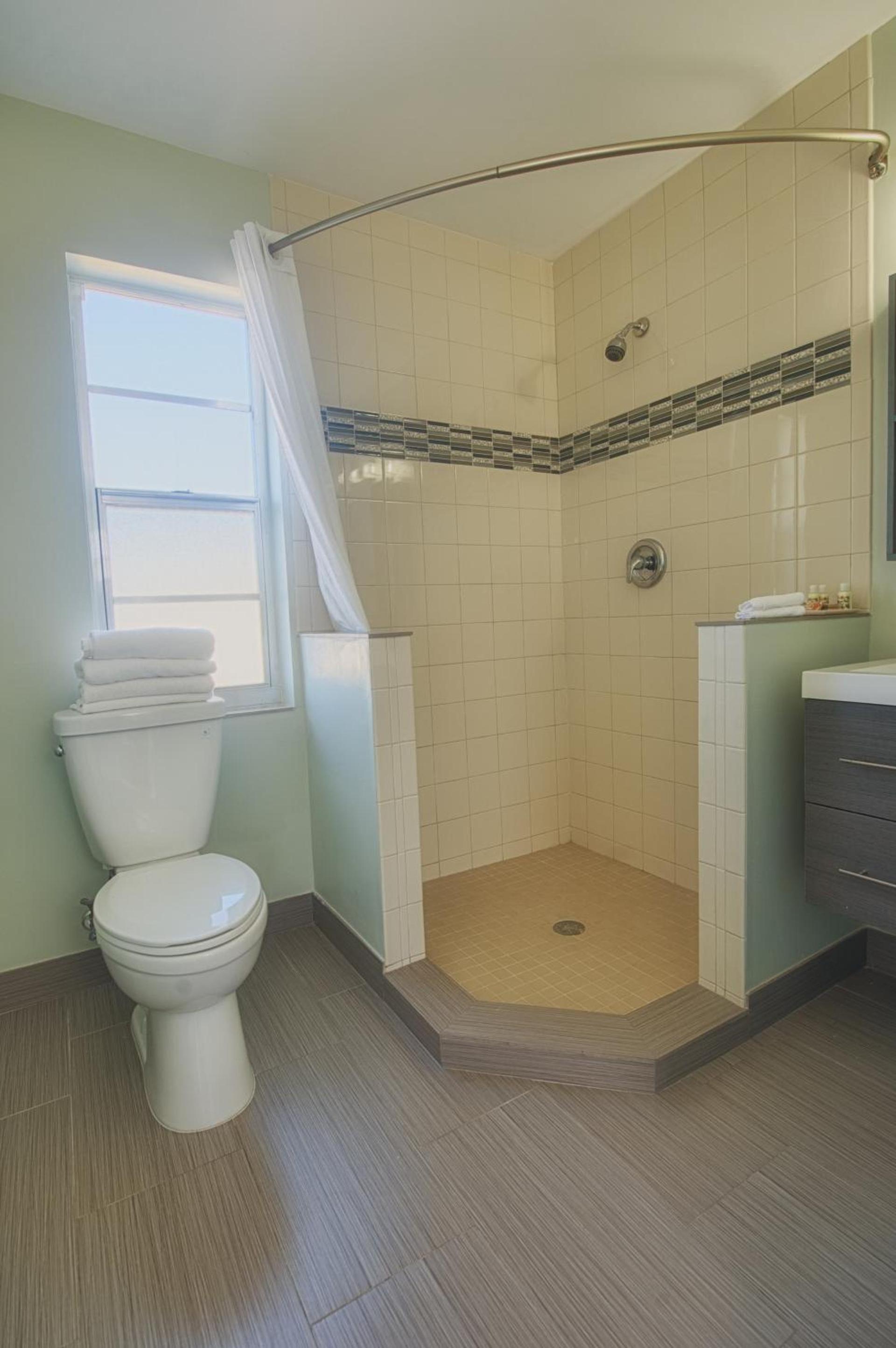 Hollywood Beachside Boutique Suite photo 36