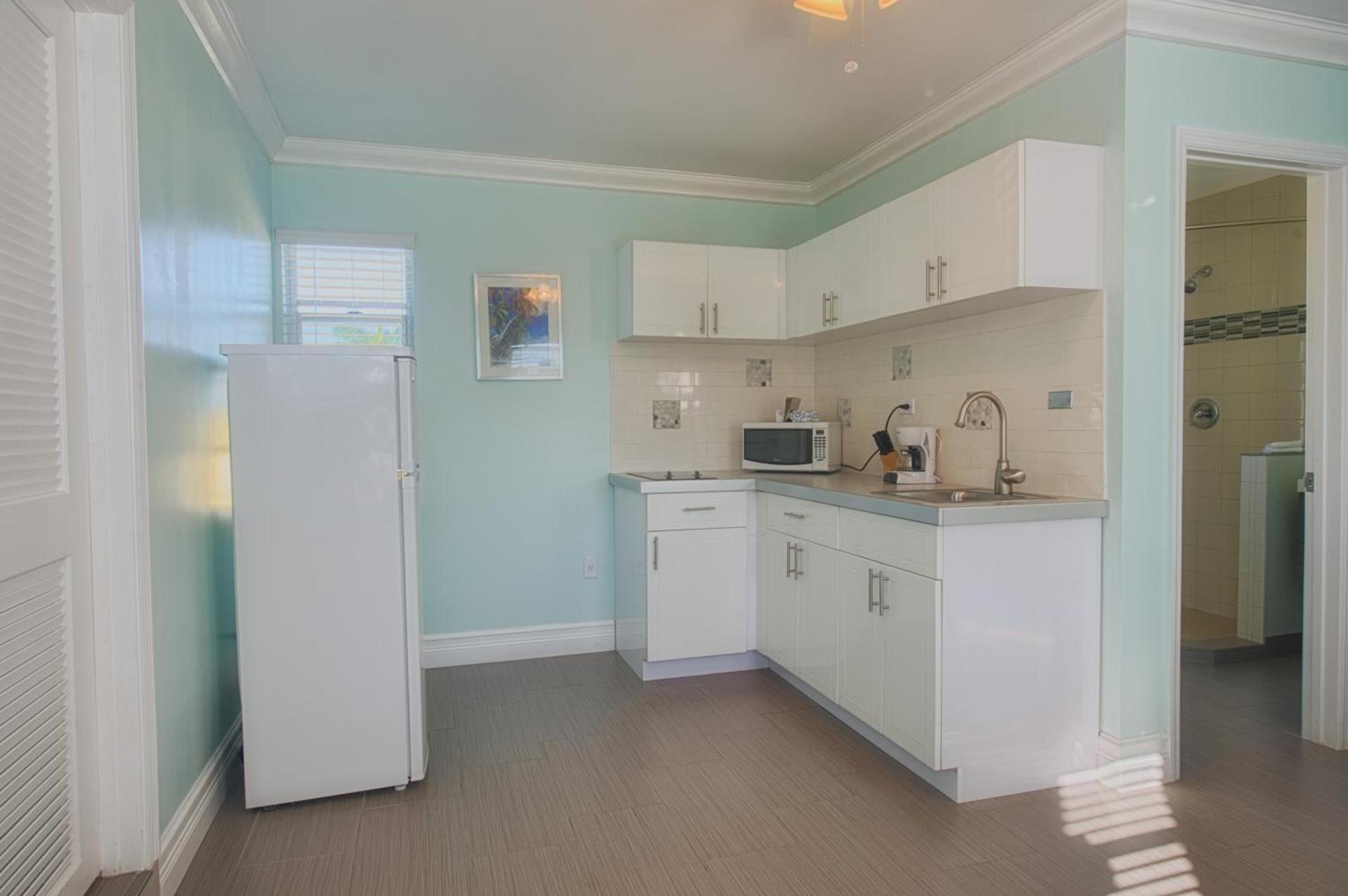 Hollywood Beachside Boutique Suite photo 35