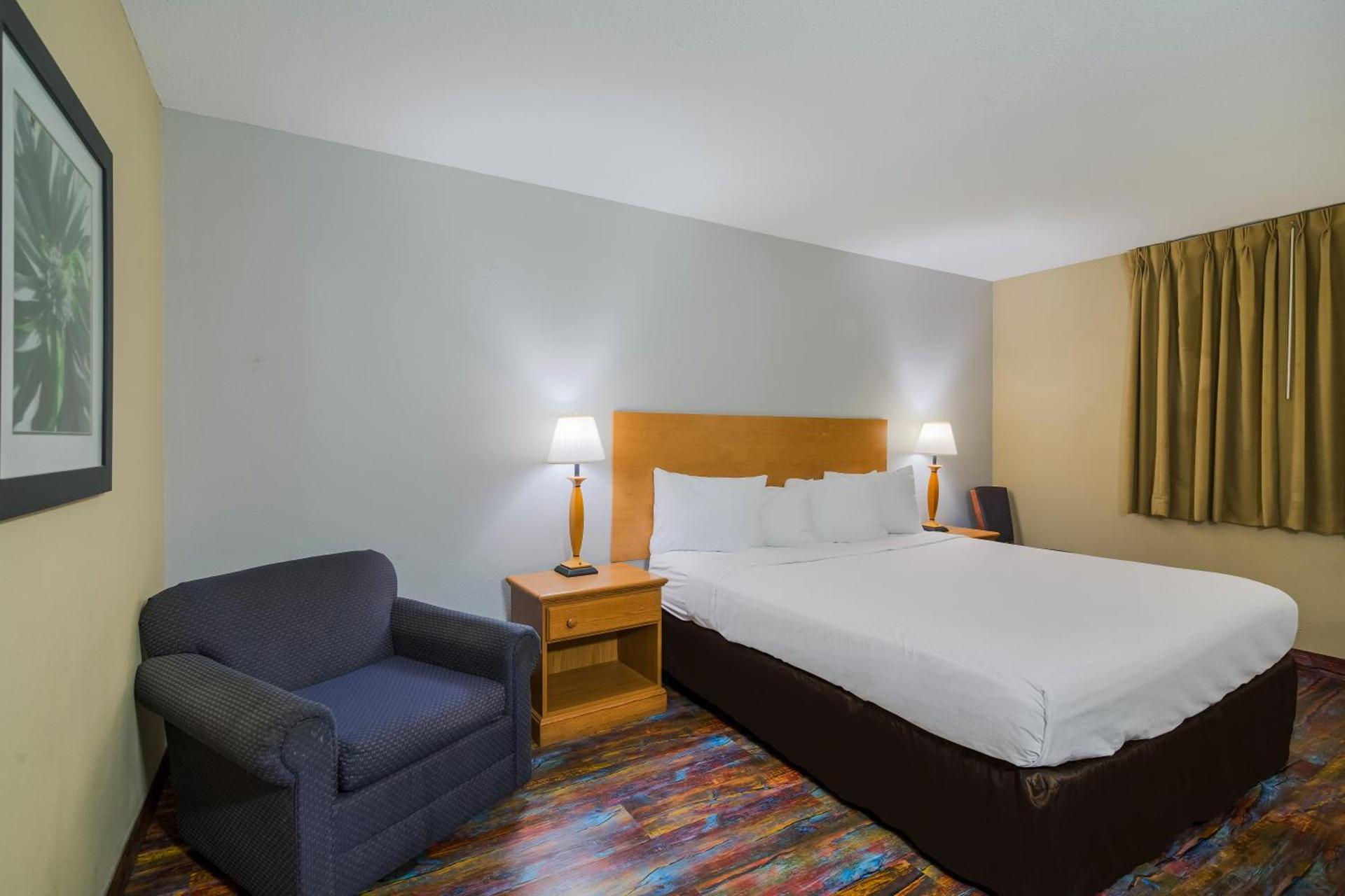 Americas Best Value Inn Fargo photo 3