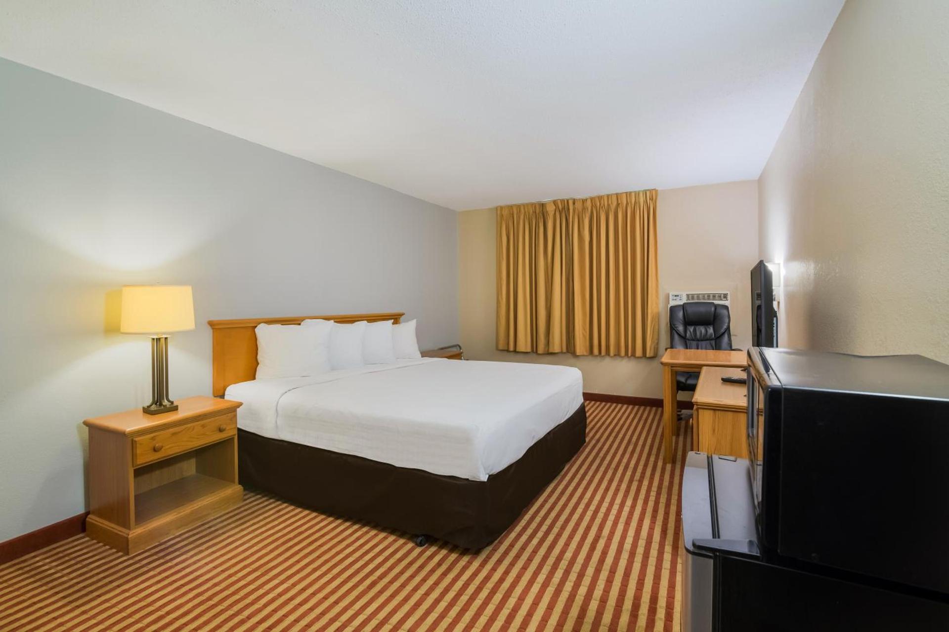 Americas Best Value Inn Fargo photo 17
