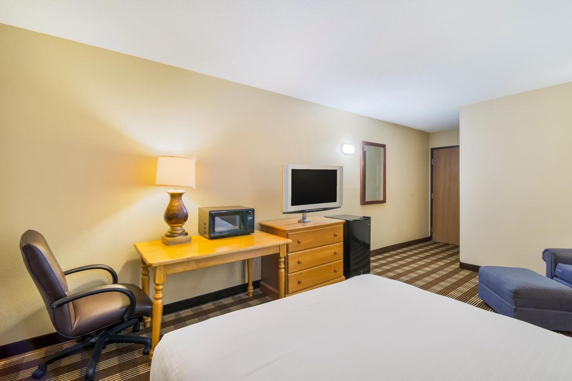 Americas Best Value Inn Fargo photo 19