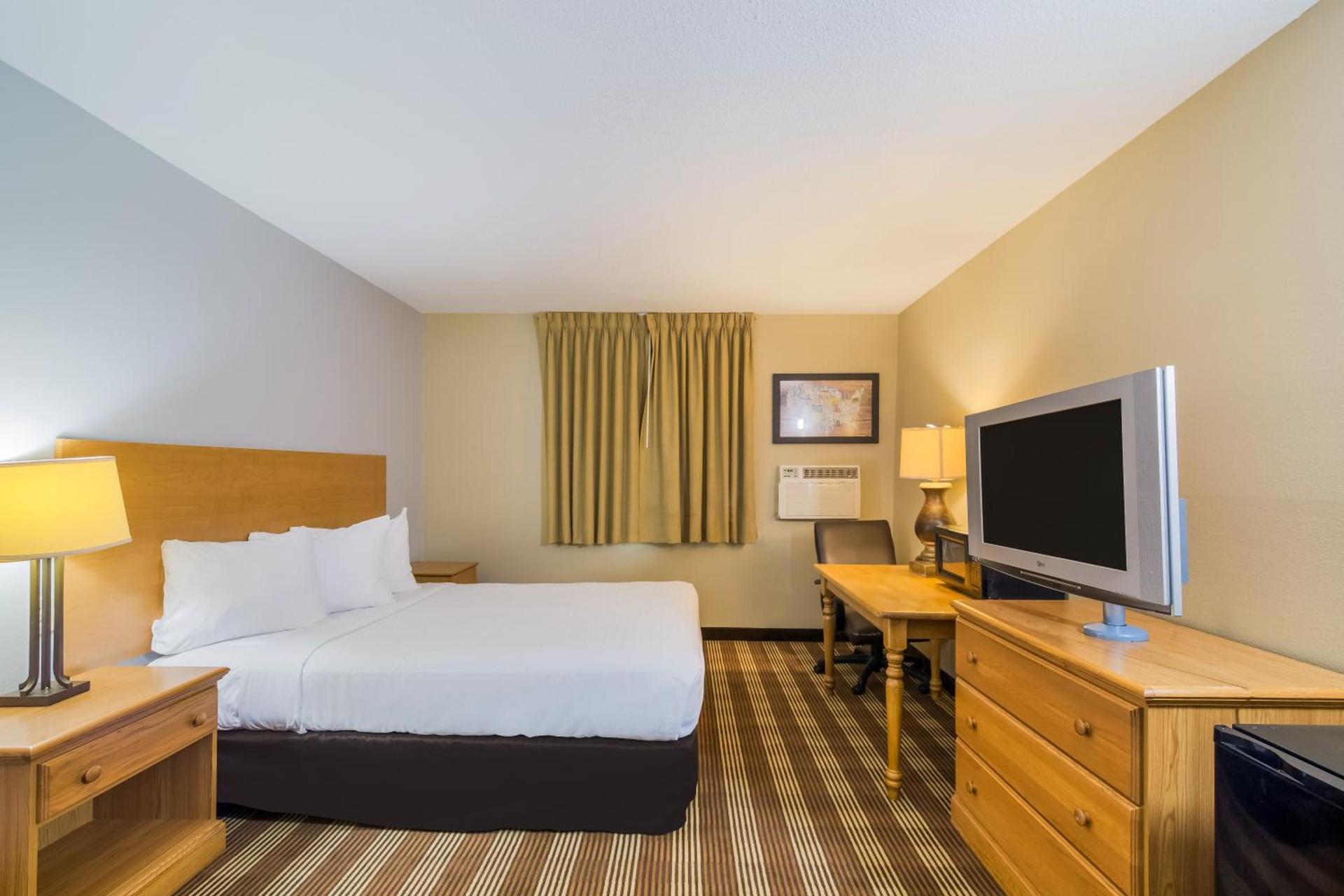 Americas Best Value Inn Fargo photo 21