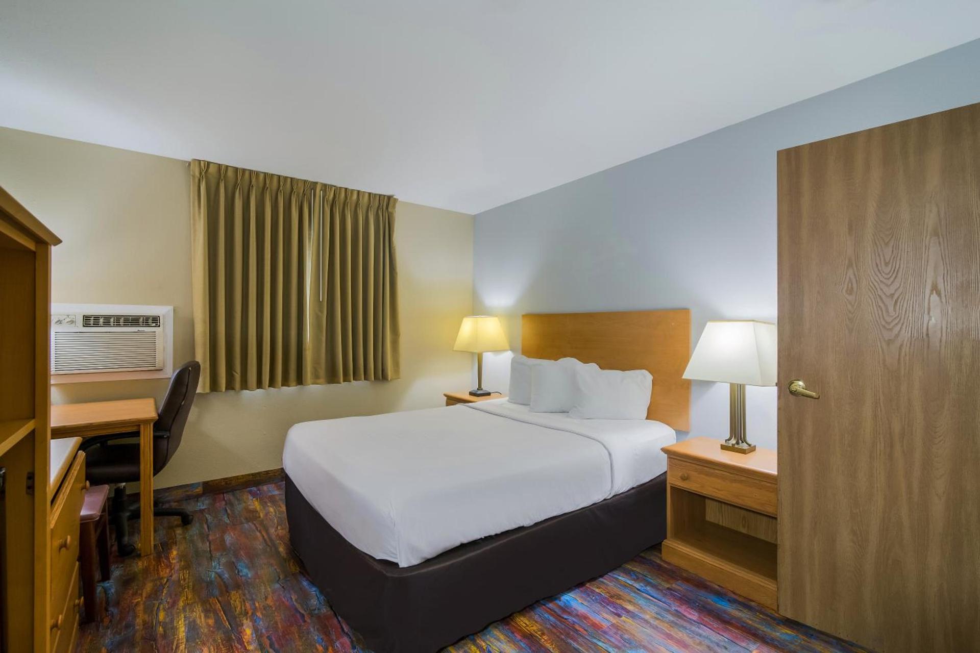 Americas Best Value Inn Fargo photo 24