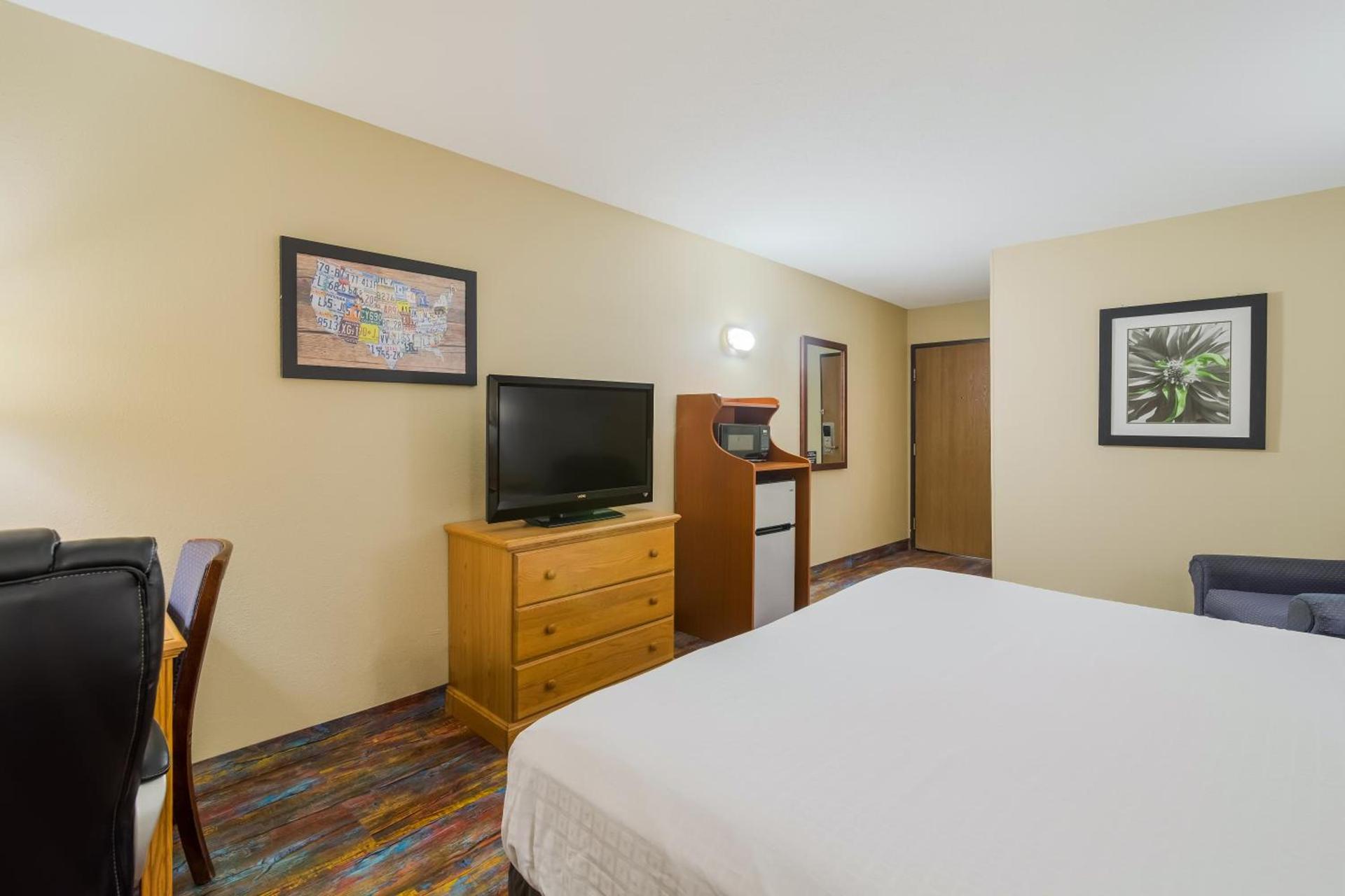 Americas Best Value Inn Fargo photo 26