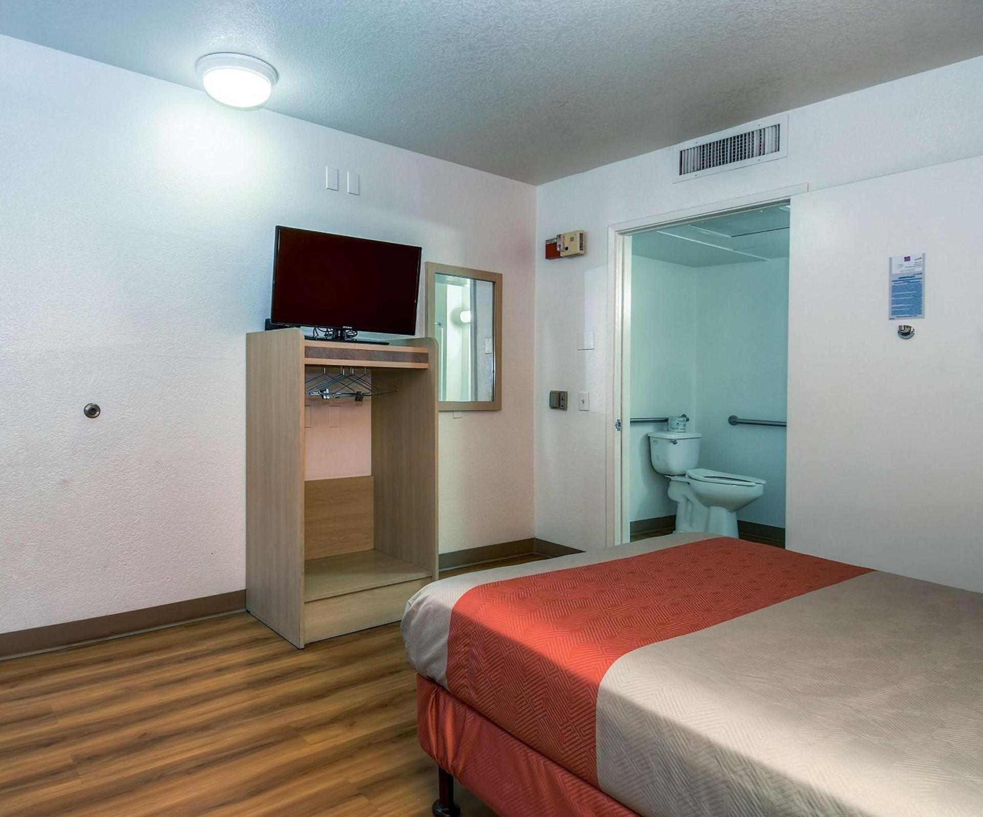 Motel 6-Corona, CA photo 55