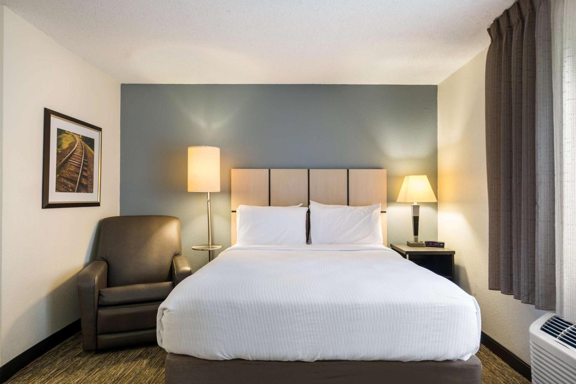 Sonesta Simply Suites Hampton photo 5