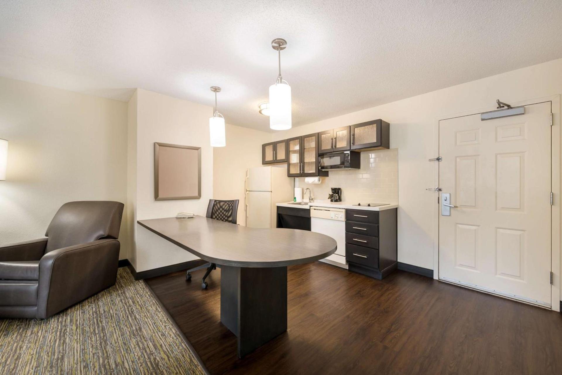 Sonesta Simply Suites Hampton photo 9
