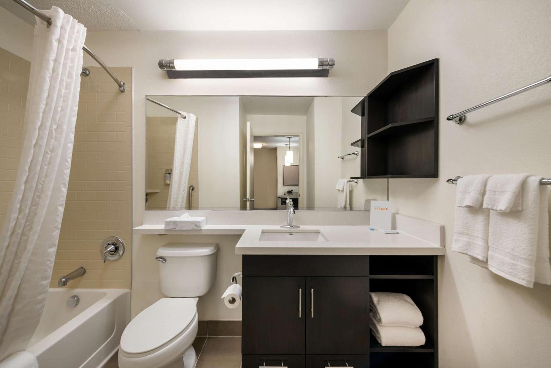 Sonesta Simply Suites Hampton photo 11