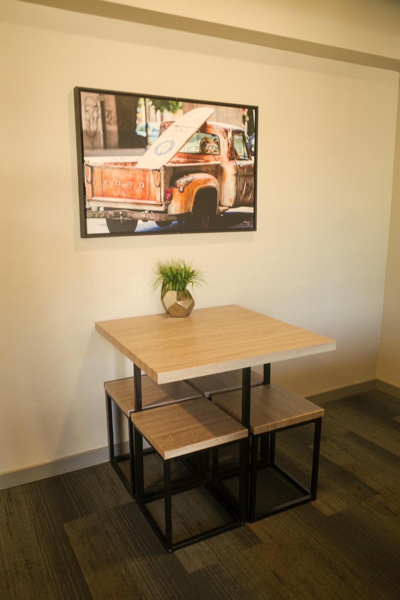 Americana Modern Hotel photo 32