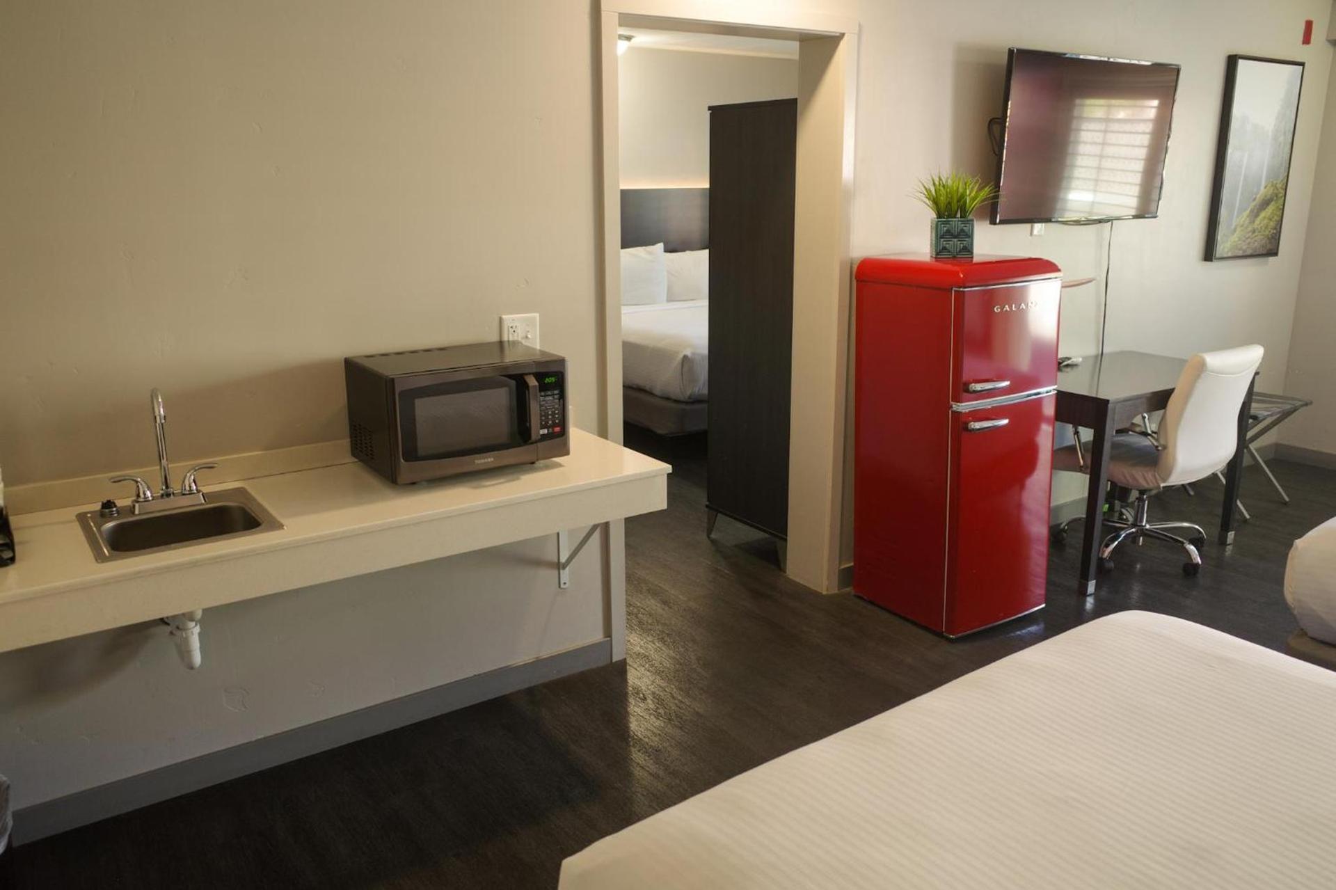 Americana Modern Hotel photo 35