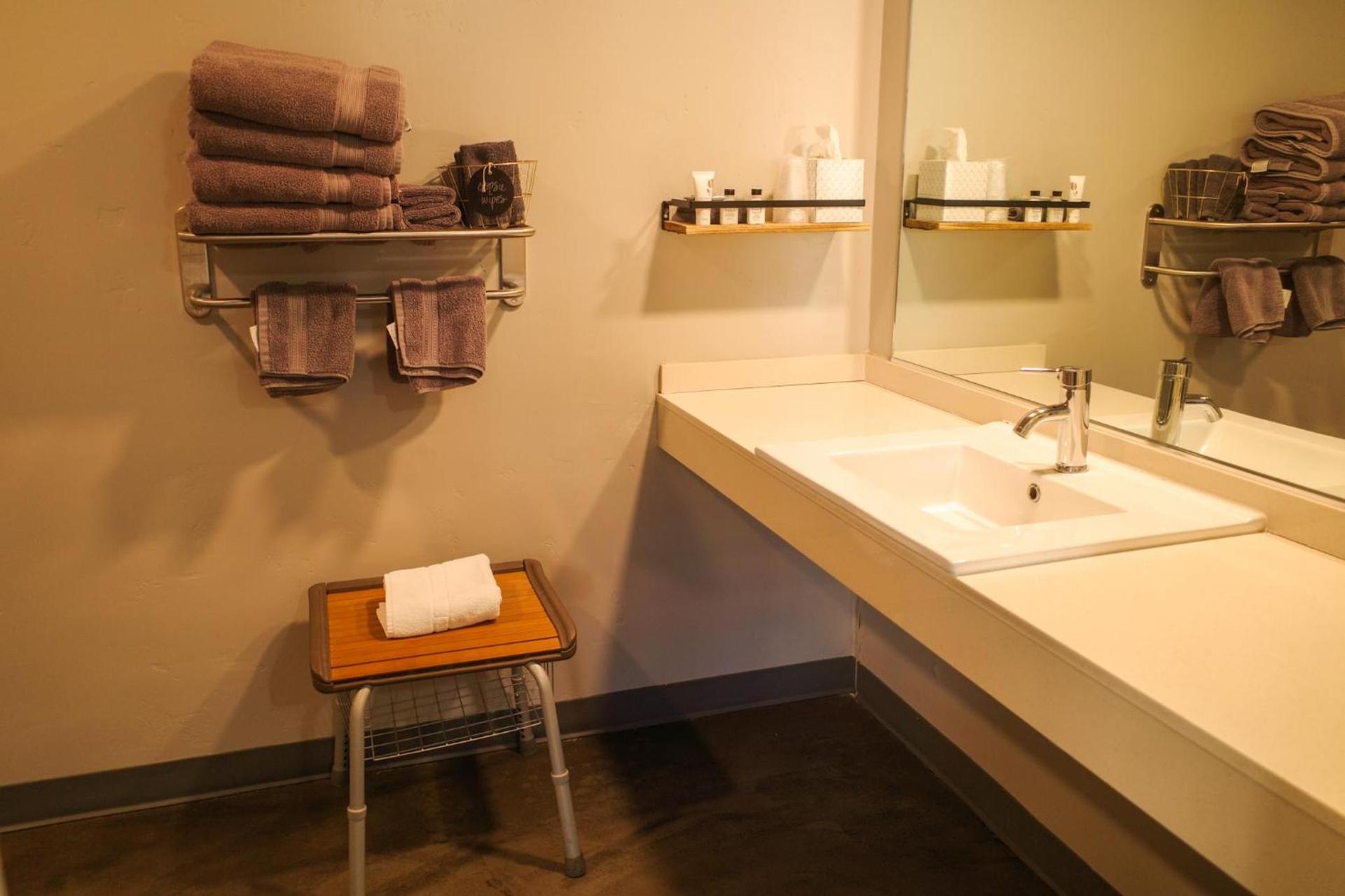 Americana Modern Hotel photo 36