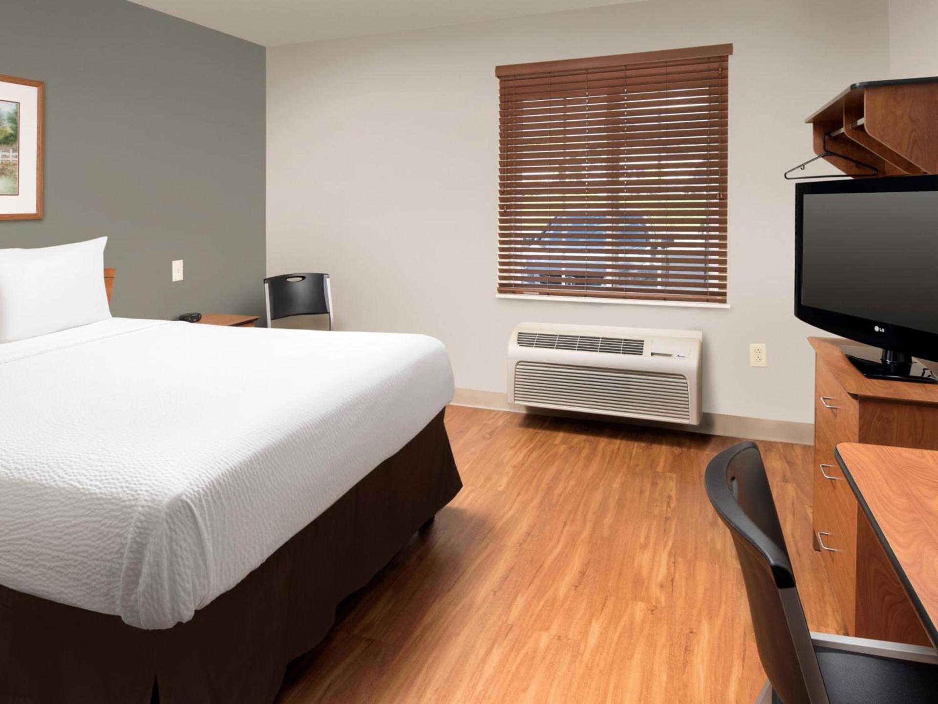 Studio 6 Extended Stay Cincinnati Sharonville OH photo 33