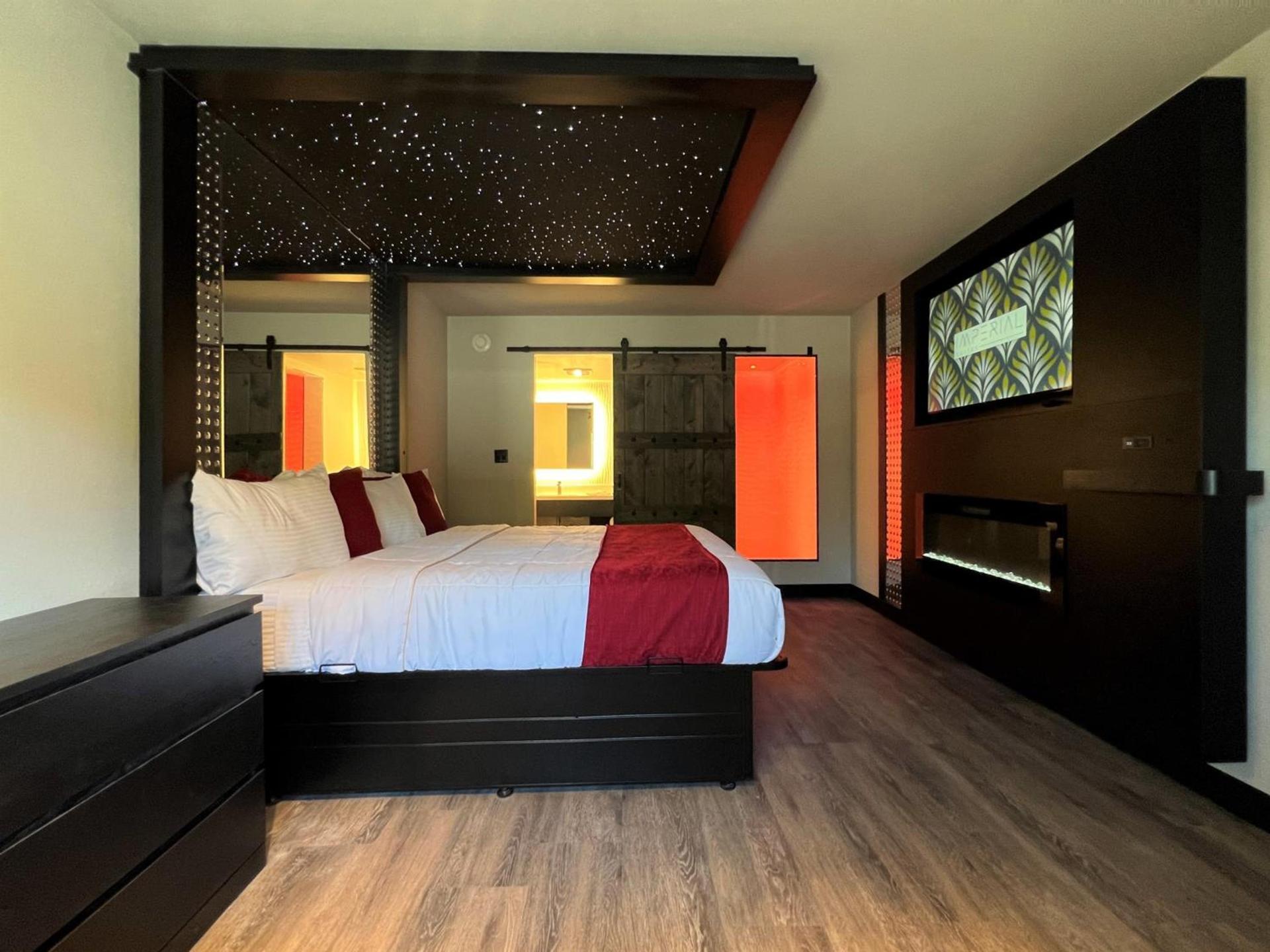 Imperial Suites, Adults Only photo 69