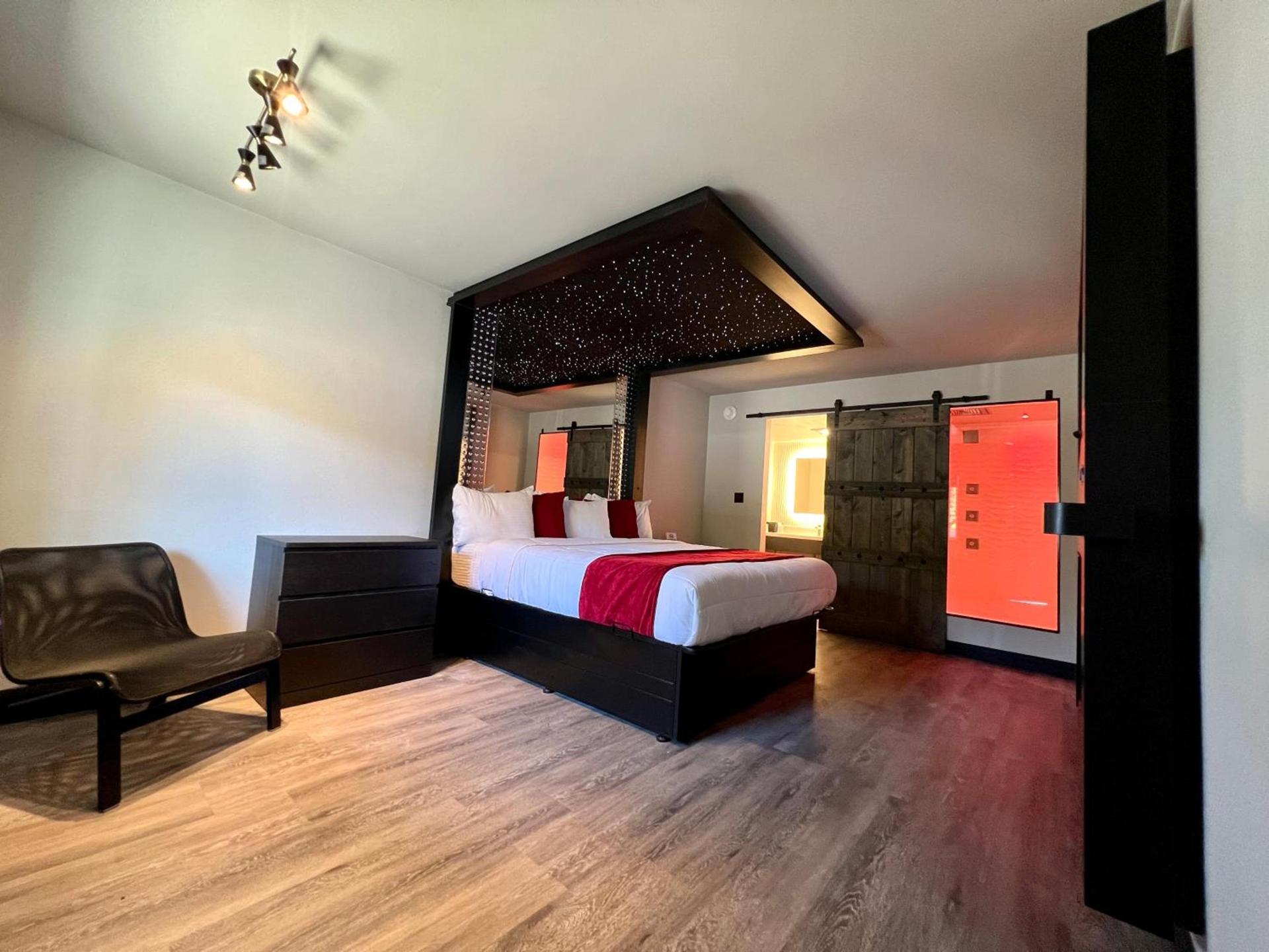 Imperial Suites, Adults Only photo 84
