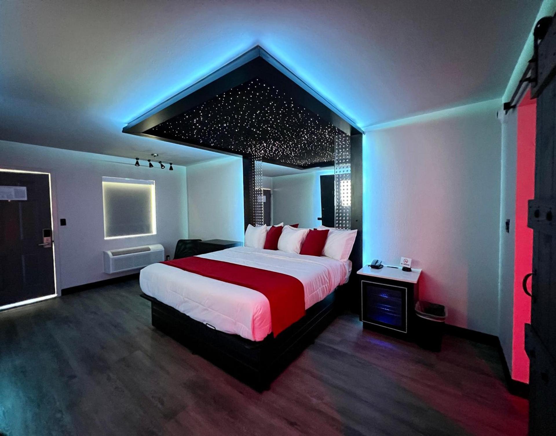 Imperial Suites, Adults Only photo 81