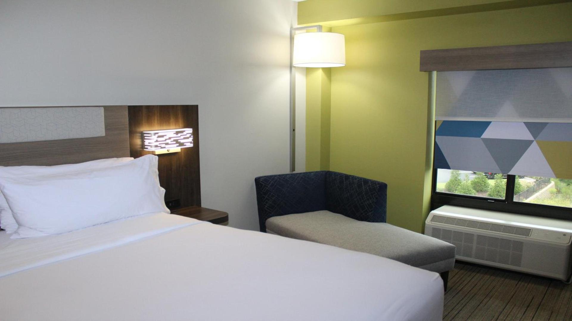 Holiday Inn Express & Suites Wilson-Downtown by IHG photo 12