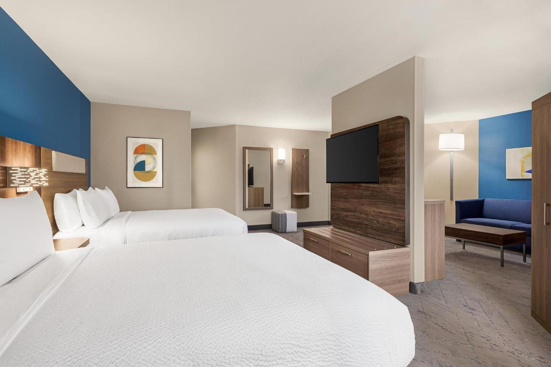 Holiday Inn Express & Suites Evansville Downtown by IHG photo 23