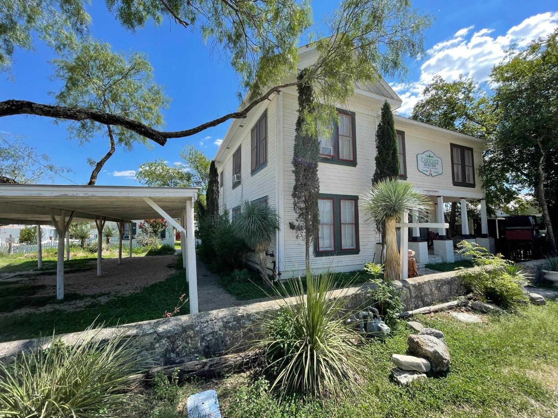 Carriage Inn Bandera Suite 2 — hotel in Bandera