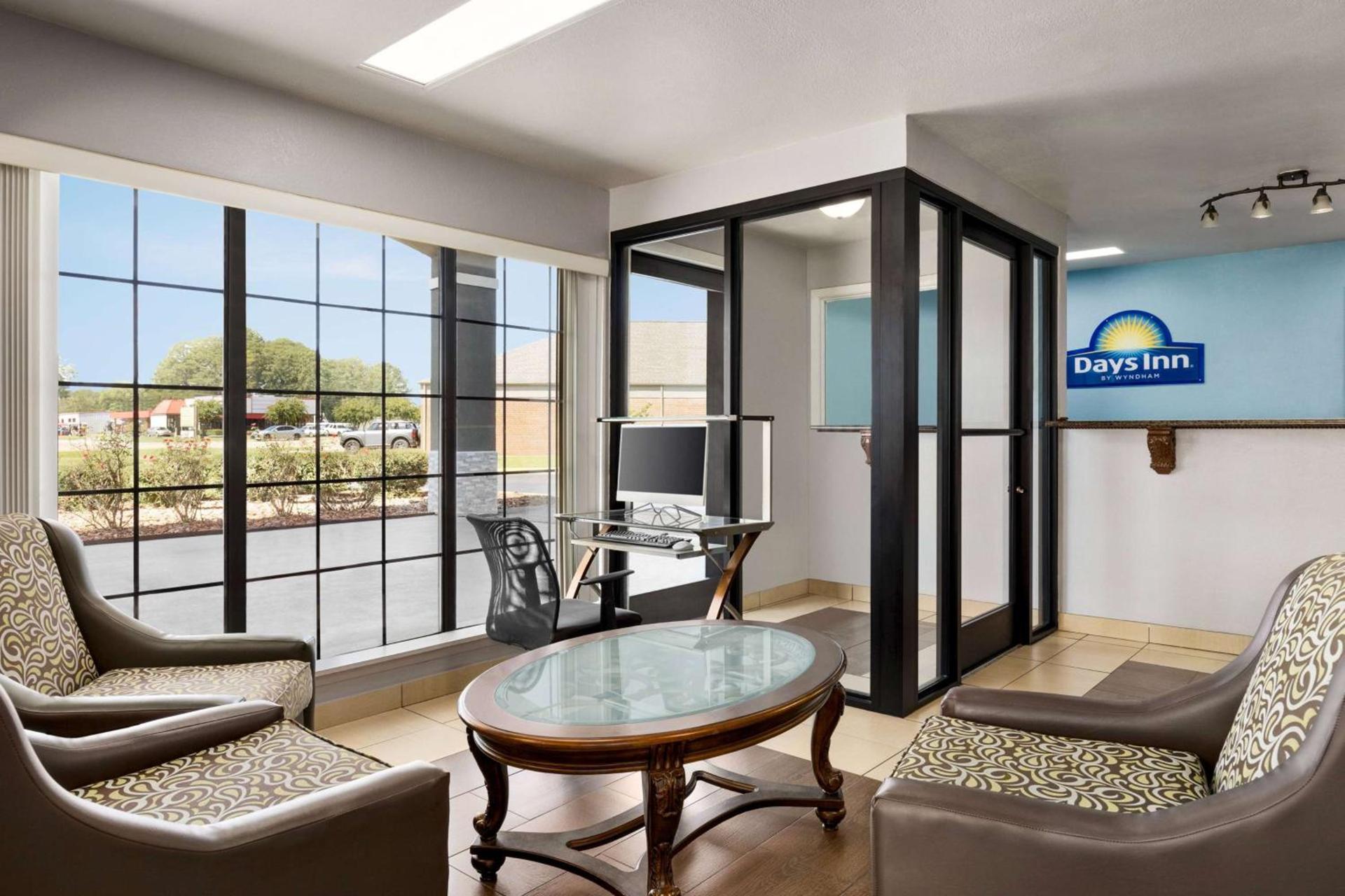 Days Inn by Wyndham Fulton photo 6