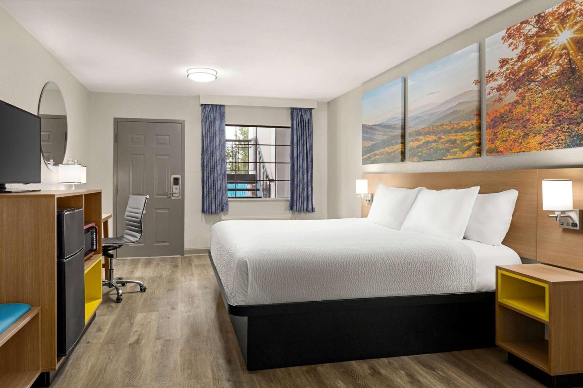 Days Inn by Wyndham Fulton photo 14