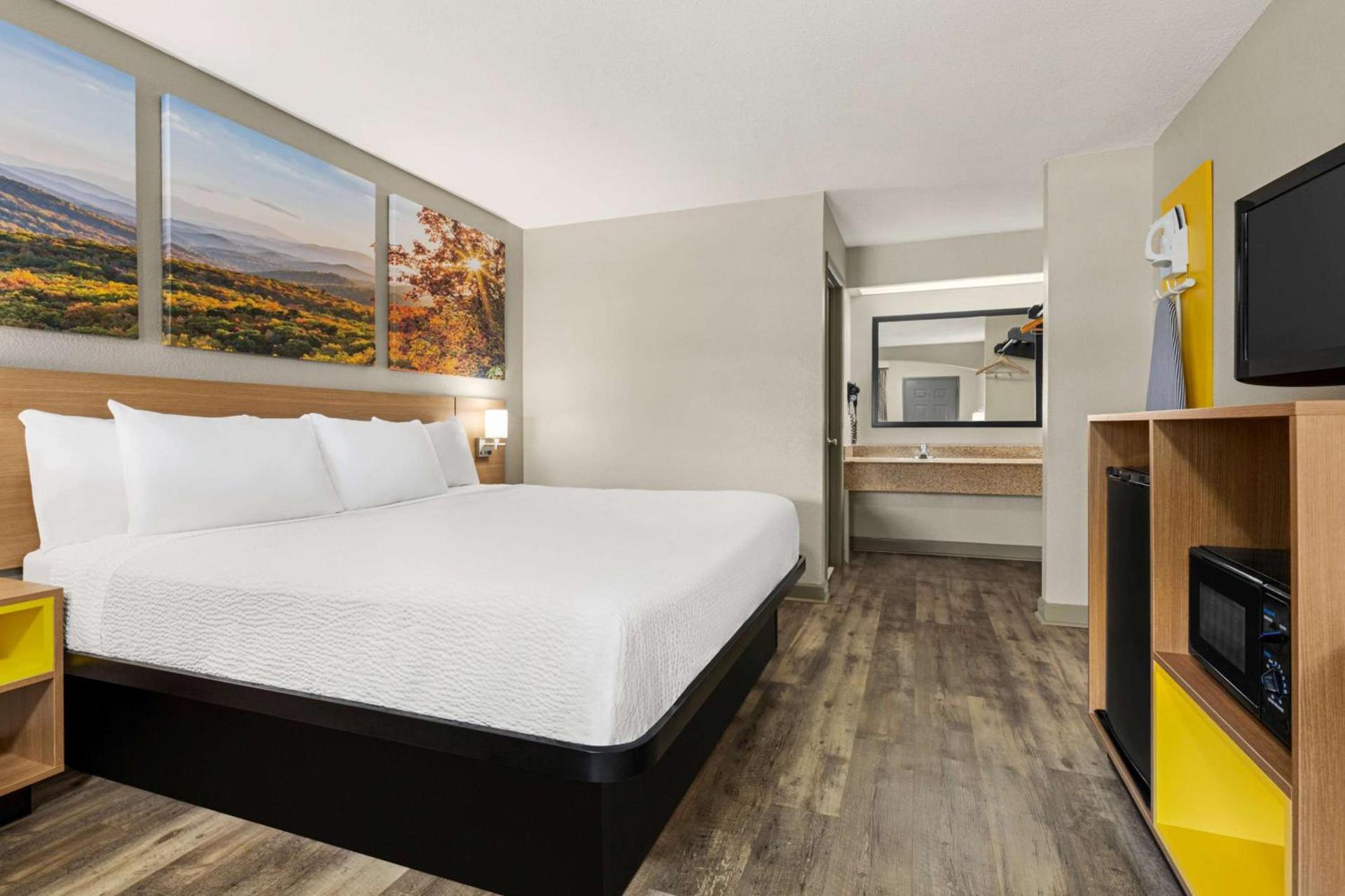 Days Inn by Wyndham Fulton photo 15