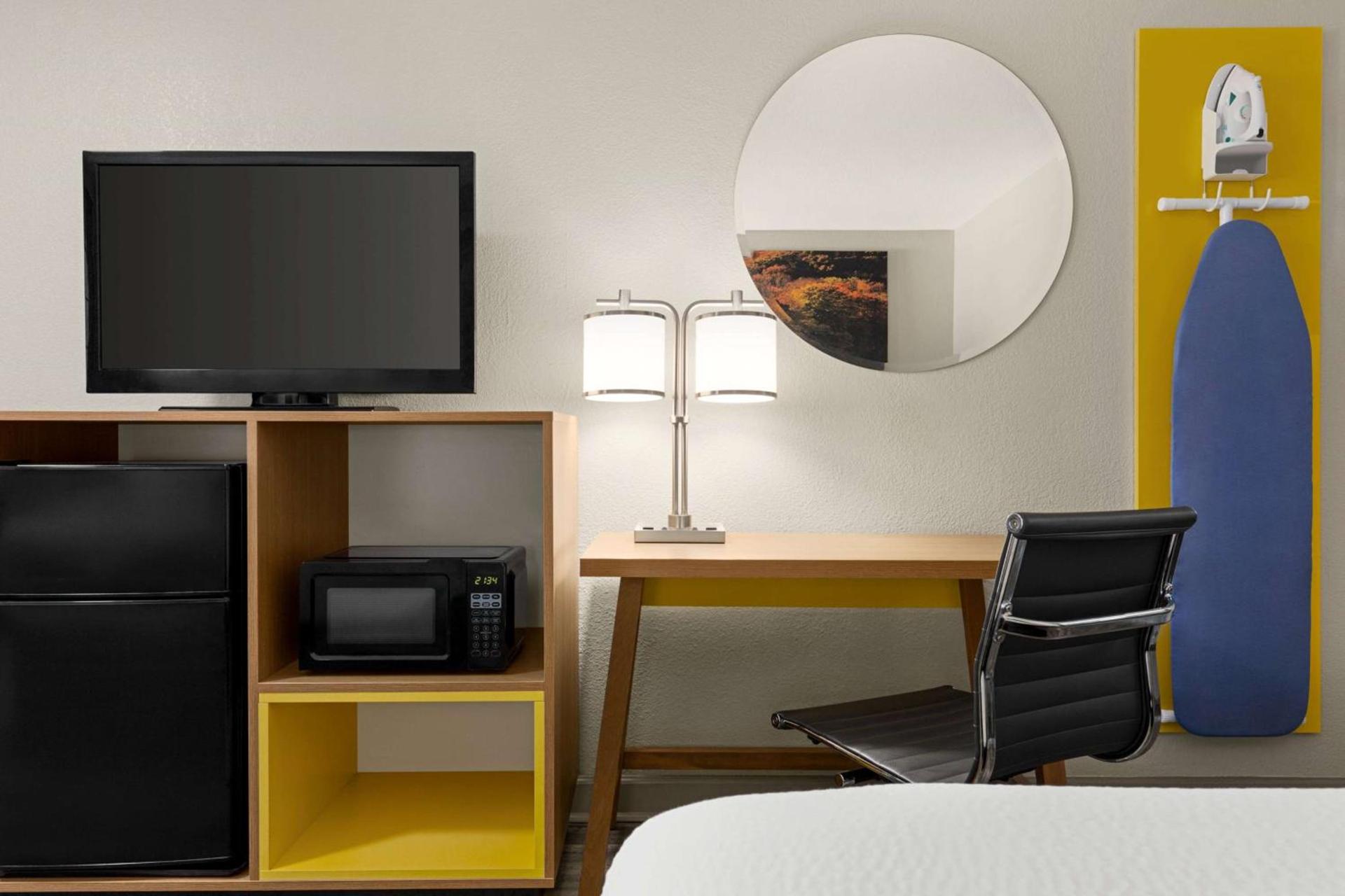 Days Inn by Wyndham Fulton photo 18