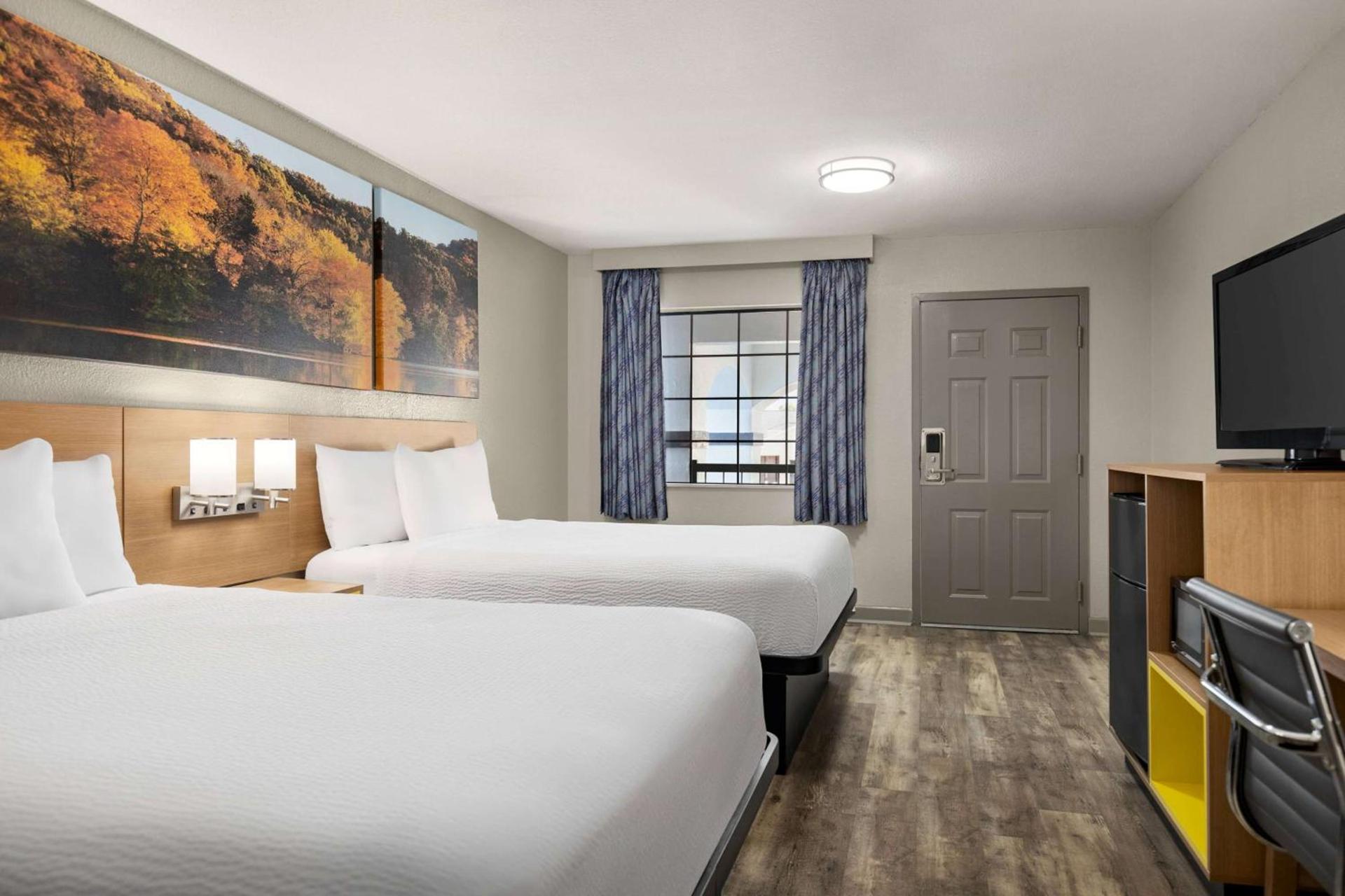 Days Inn by Wyndham Fulton photo 21