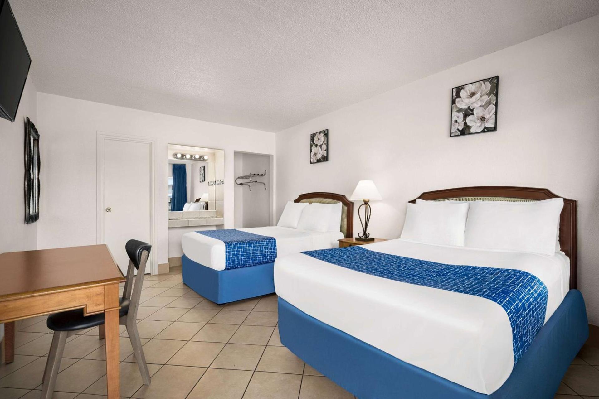 Travelodge by Wyndham Las Vegas photo 7