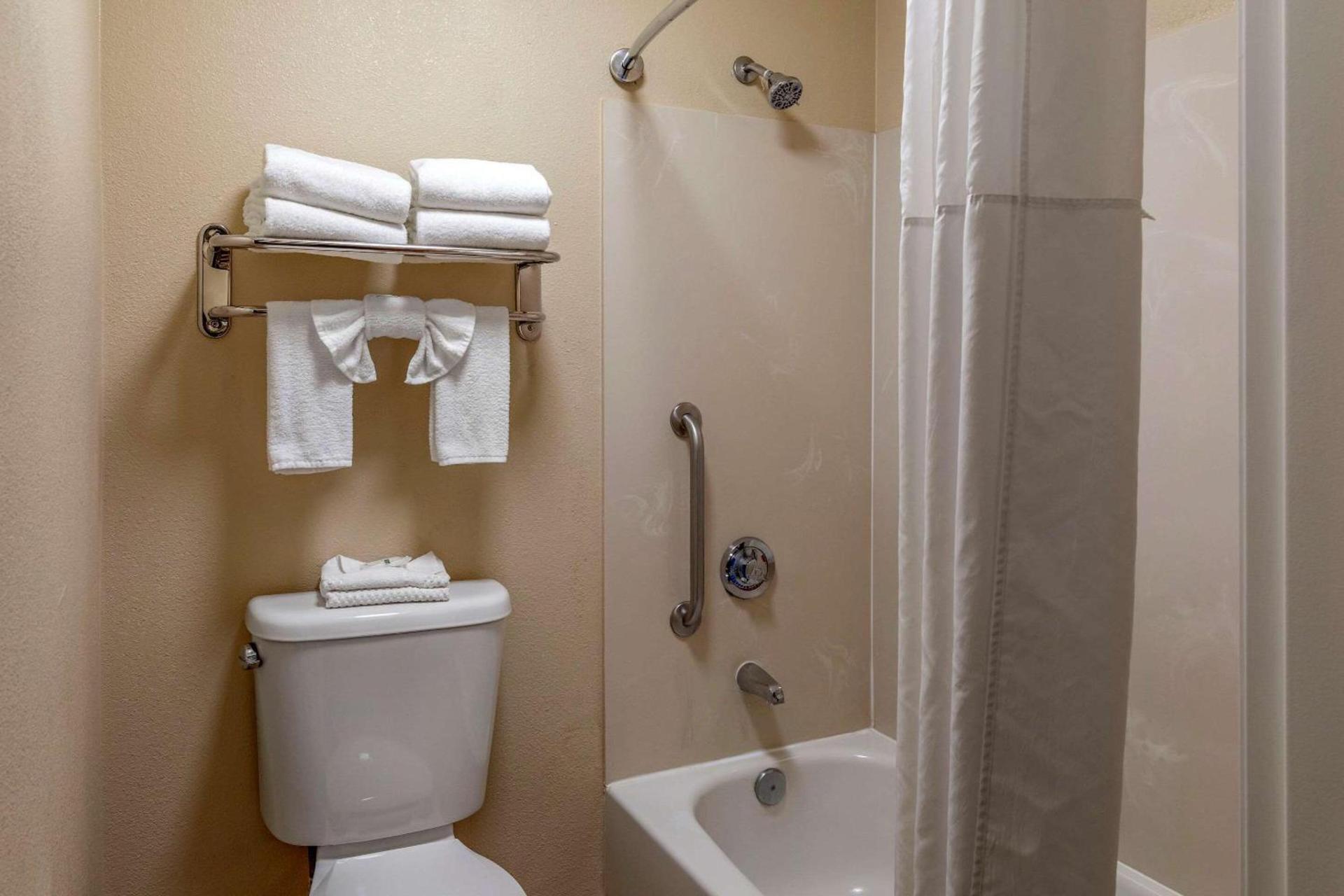 Quality Inn Placentia Anaheim Fullerton photo 15