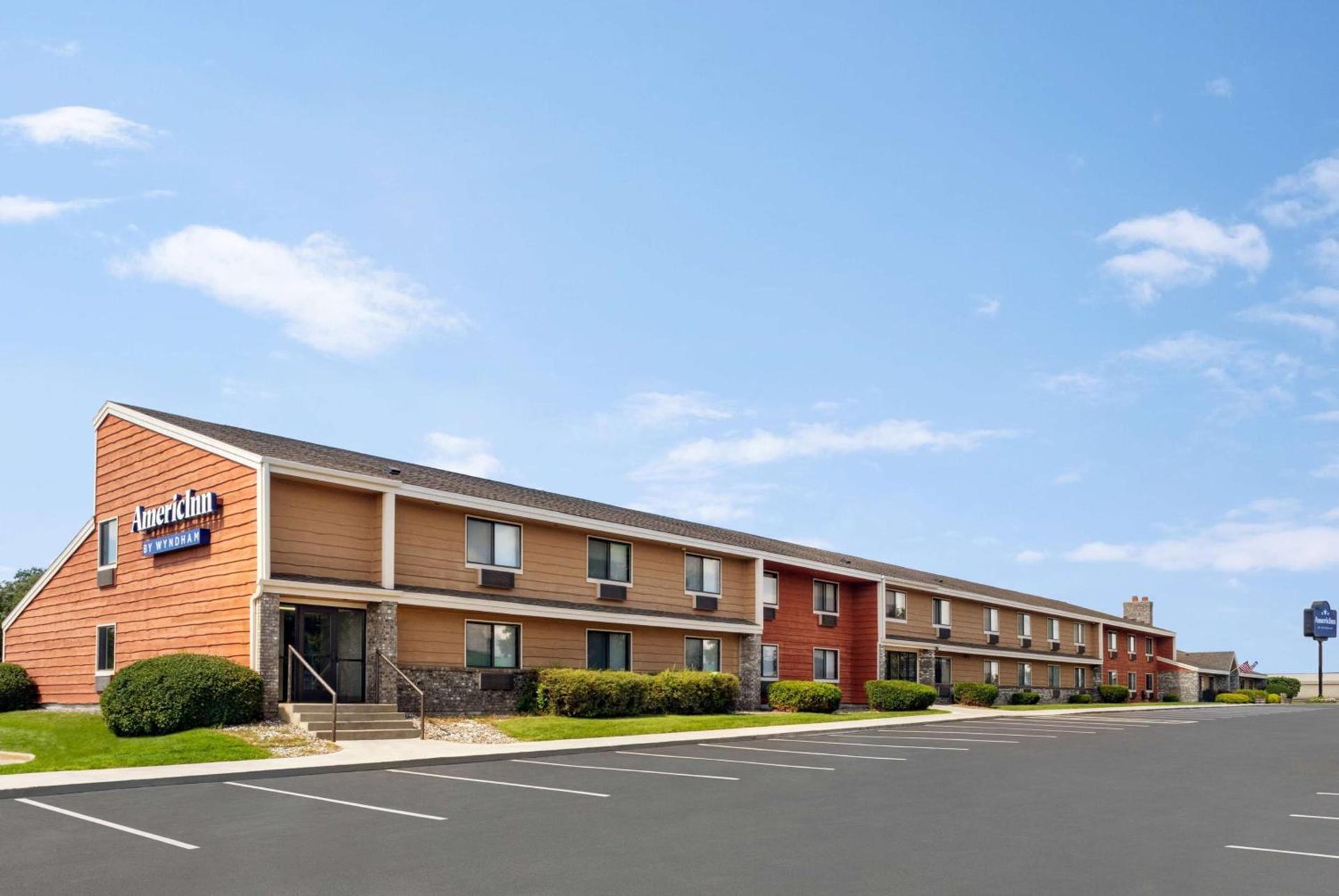 AmericInn by Wyndham Bemidji photo 2