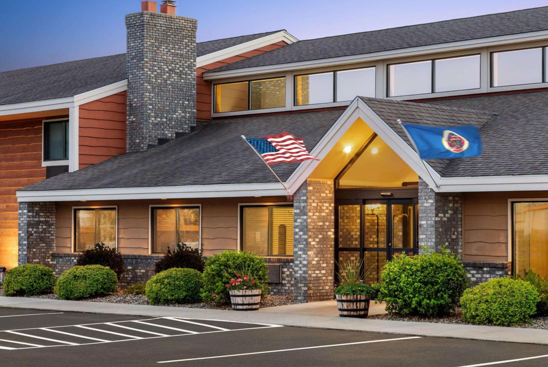 AmericInn by Wyndham Bemidji photo 3