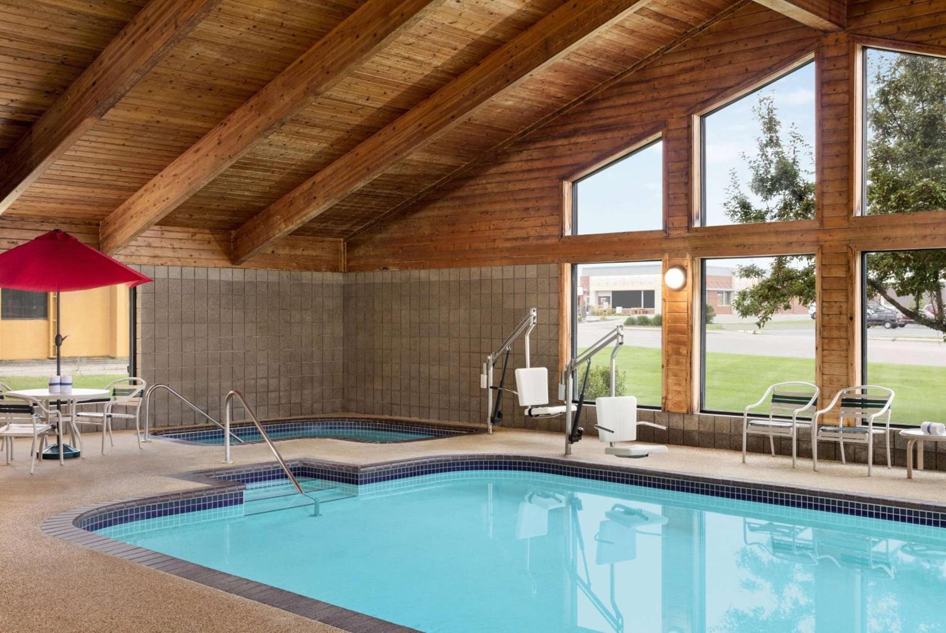 AmericInn by Wyndham Bemidji photo 9
