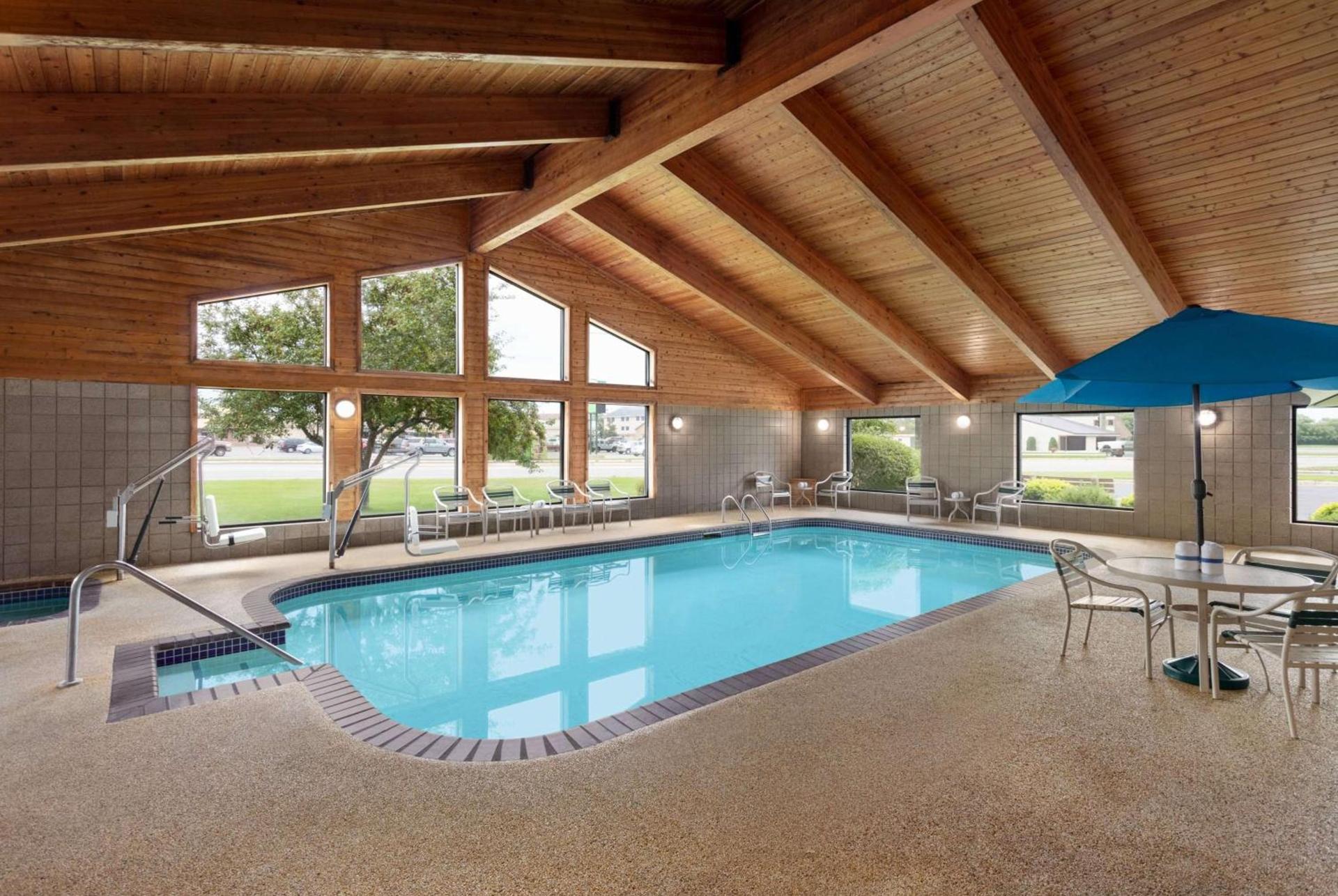 AmericInn by Wyndham Bemidji photo 10