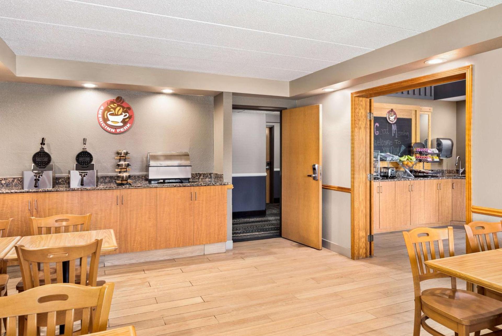 AmericInn by Wyndham Bemidji photo 13