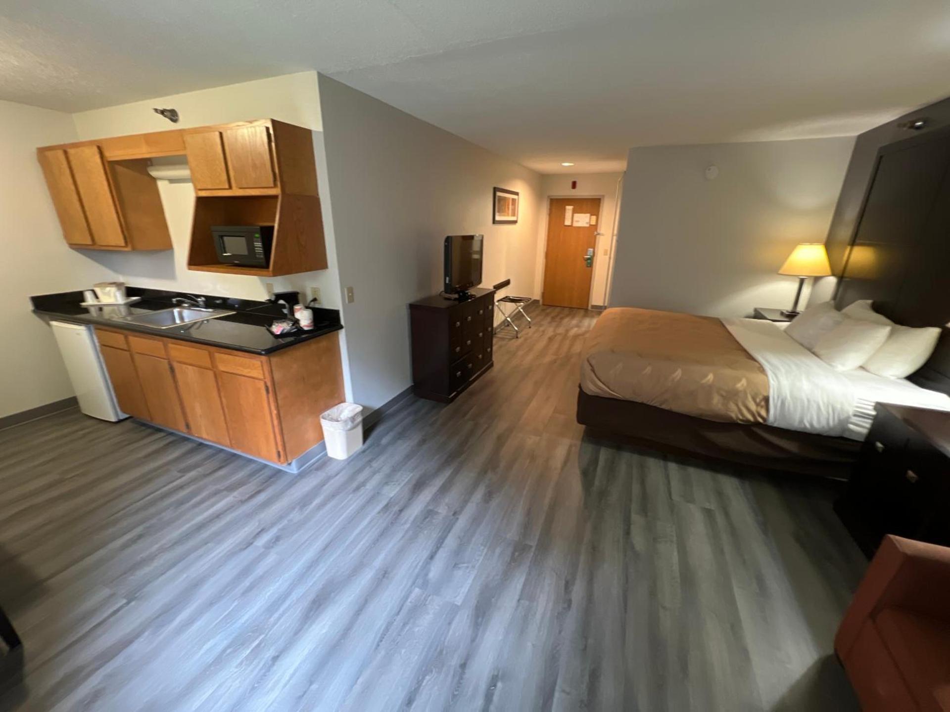 Quality Inn & Suites Portsmouth photo 28