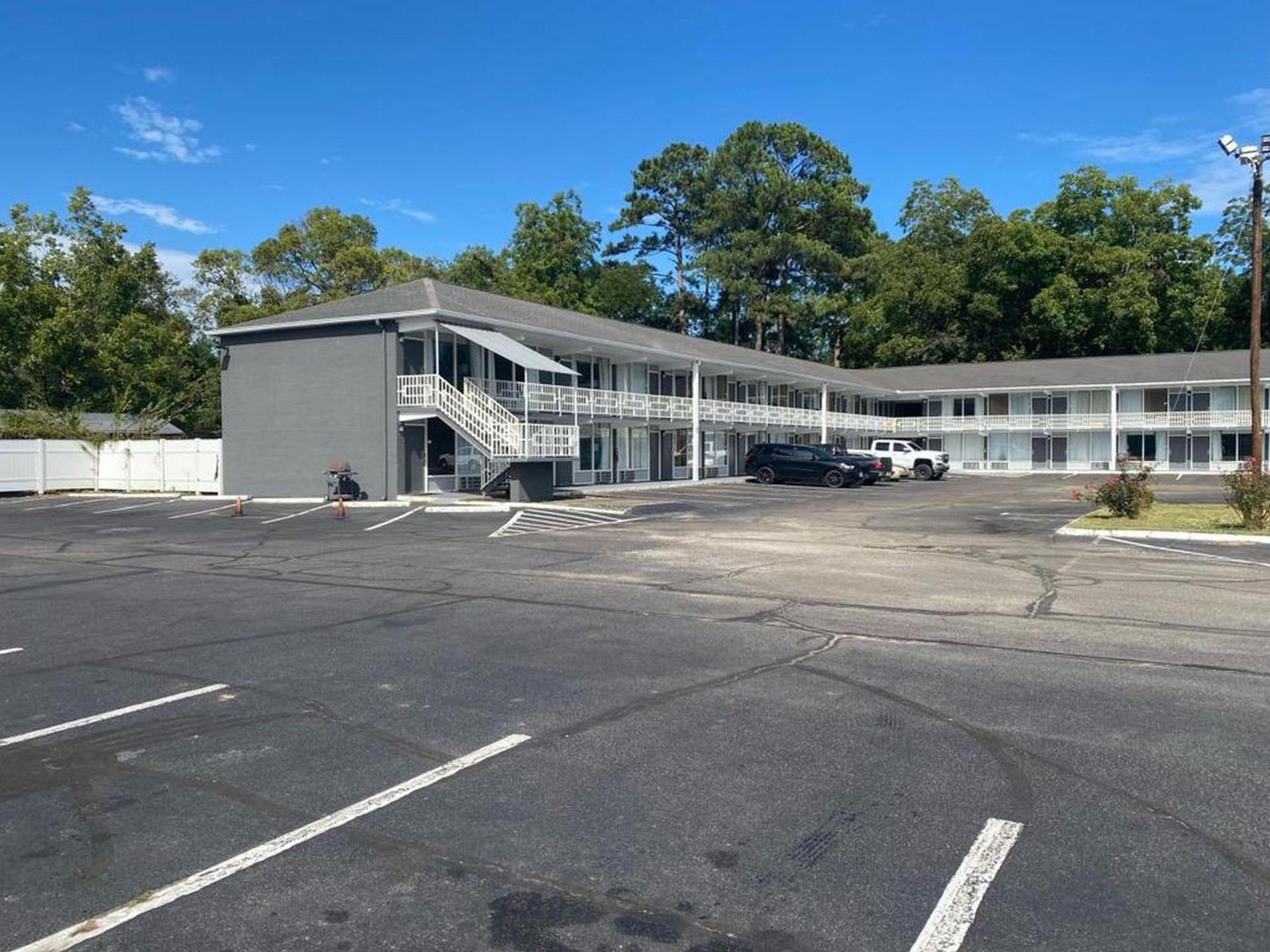 Baymont by Wyndham Cheraw photo 16