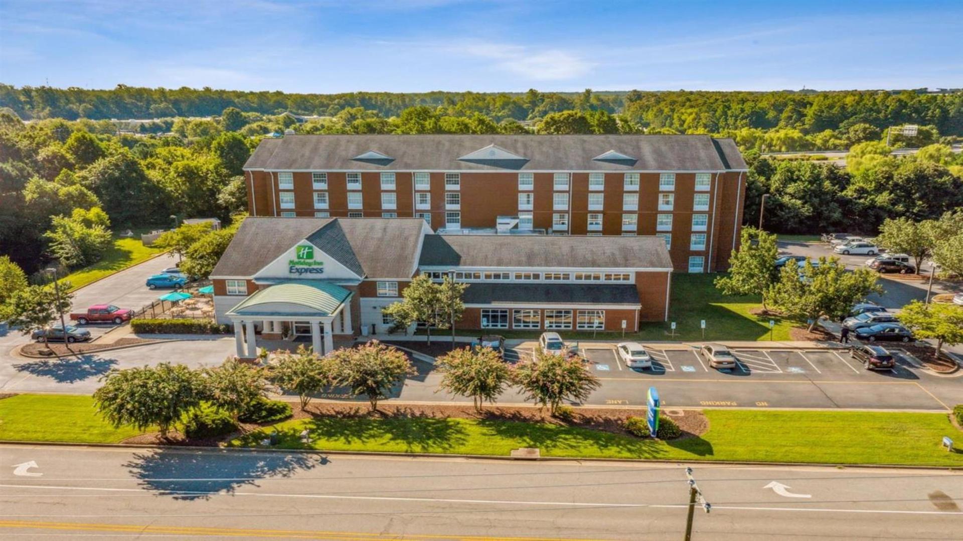 Holiday Inn Express Williamsburg North by IHG photo 32