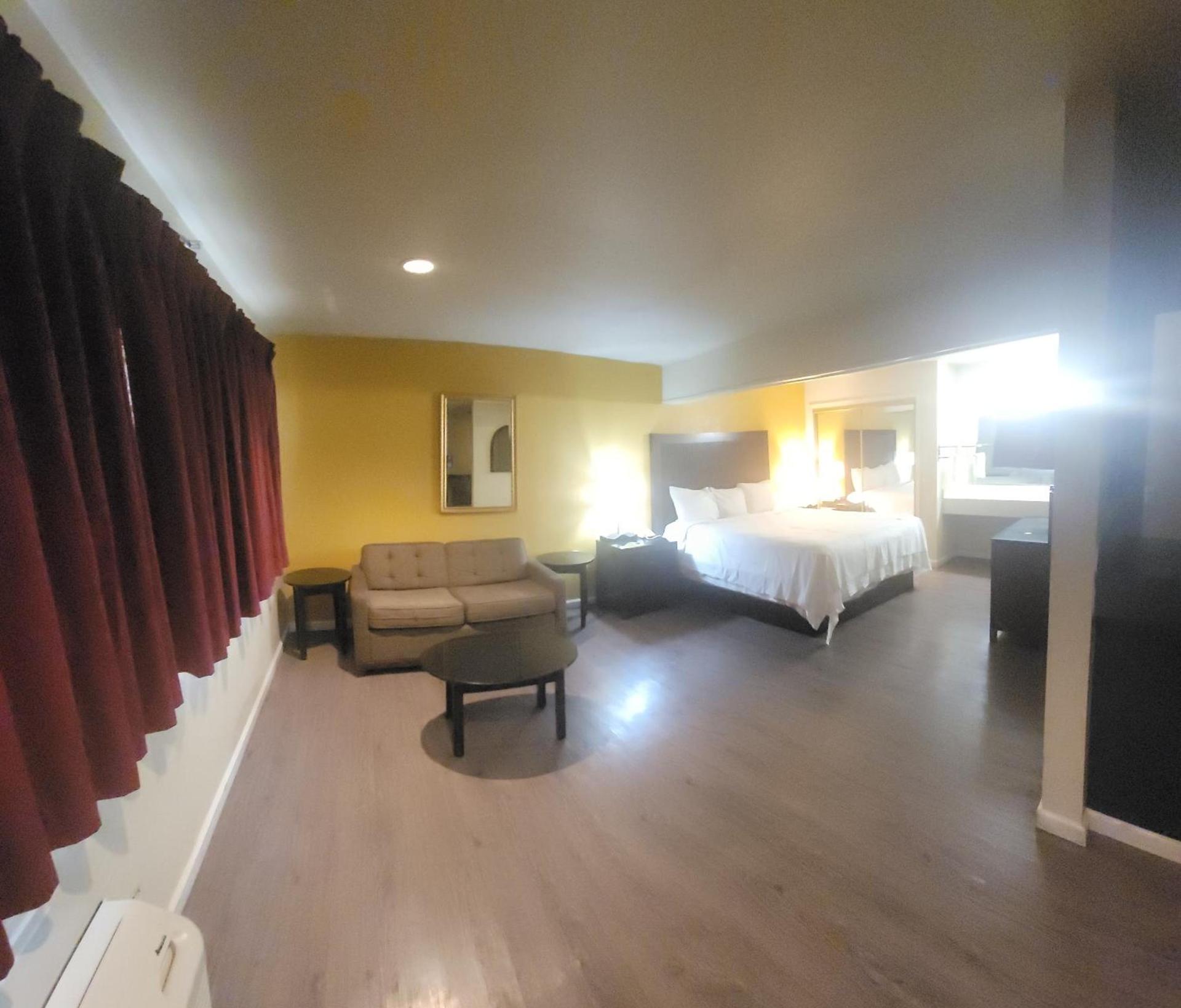 Mission Inn and Suites photo 7
