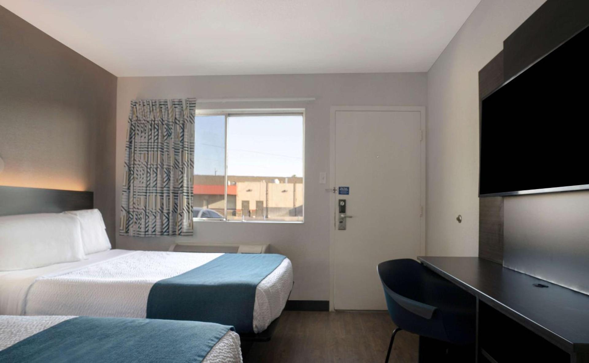 Motel 6-Bakersfield, CA - South photo 8