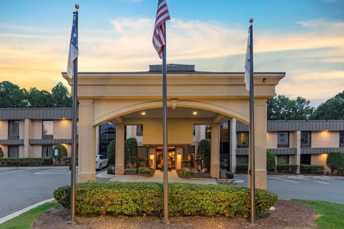 Best Western Plus Cary - NC State photo 5