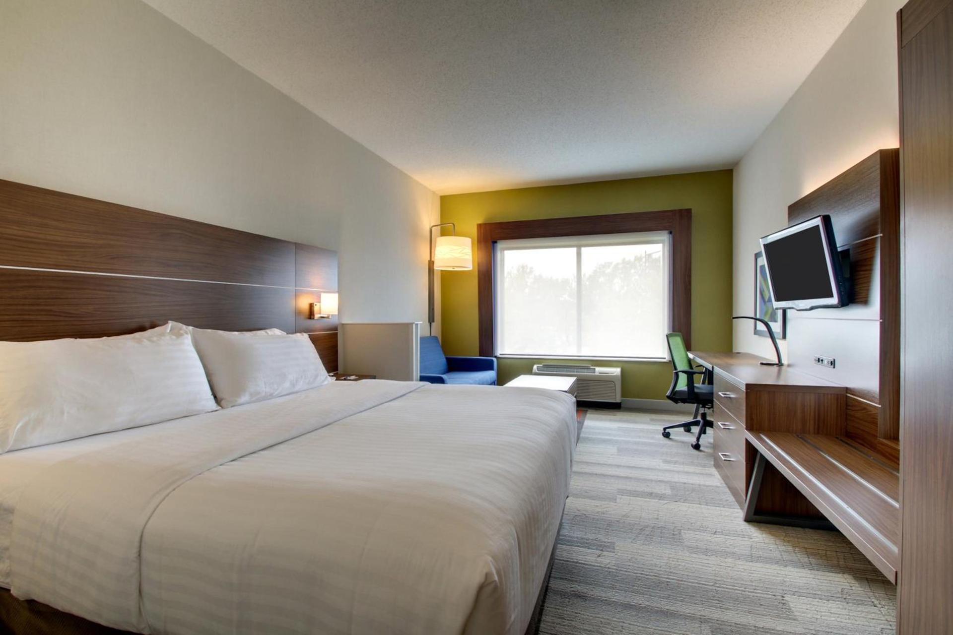 Holiday Inn Express & Suites Aurora - Naperville by IHG photo 53